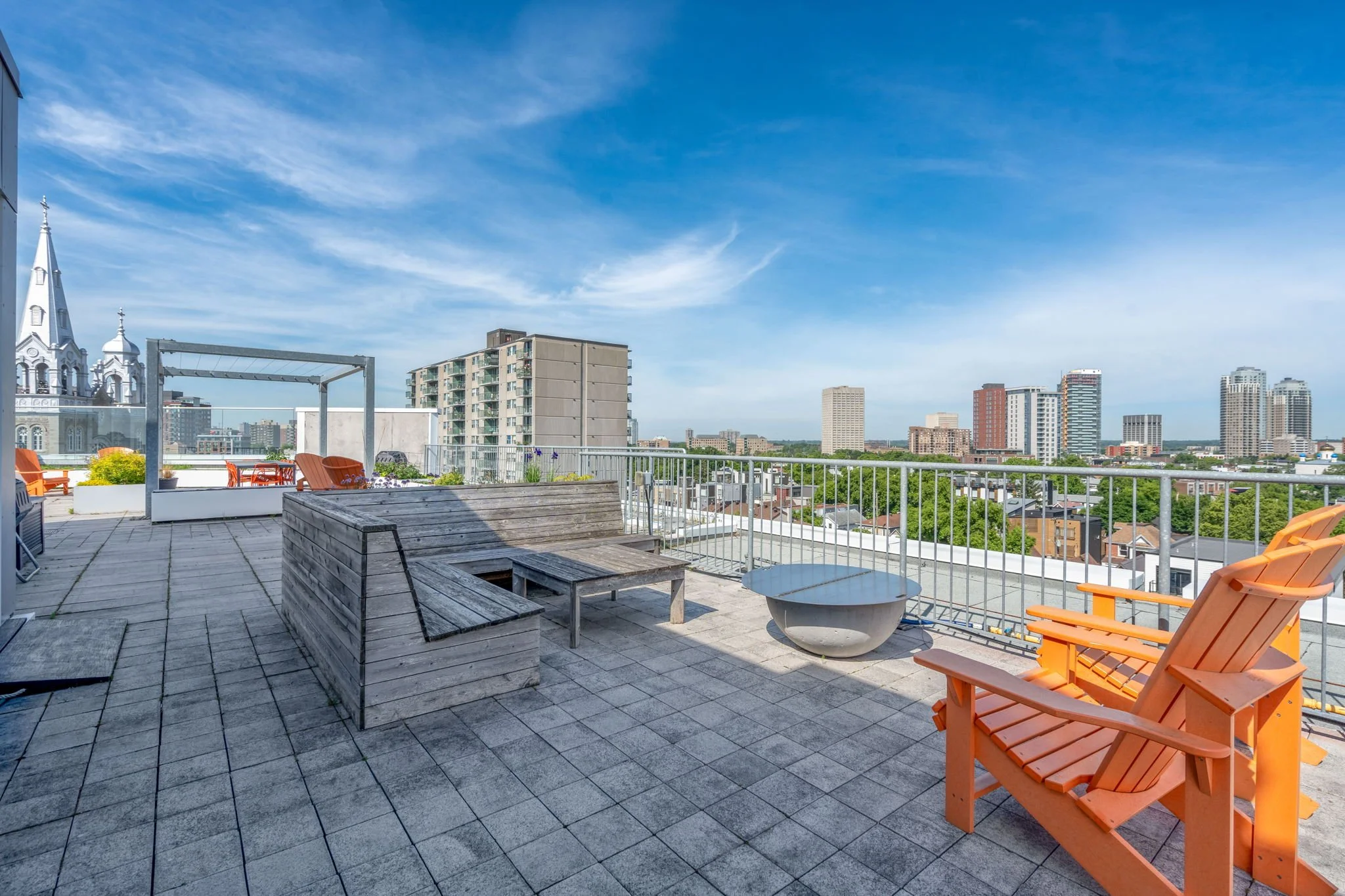 27-web-or-mls-1000-wellington-st-w-210.jpg