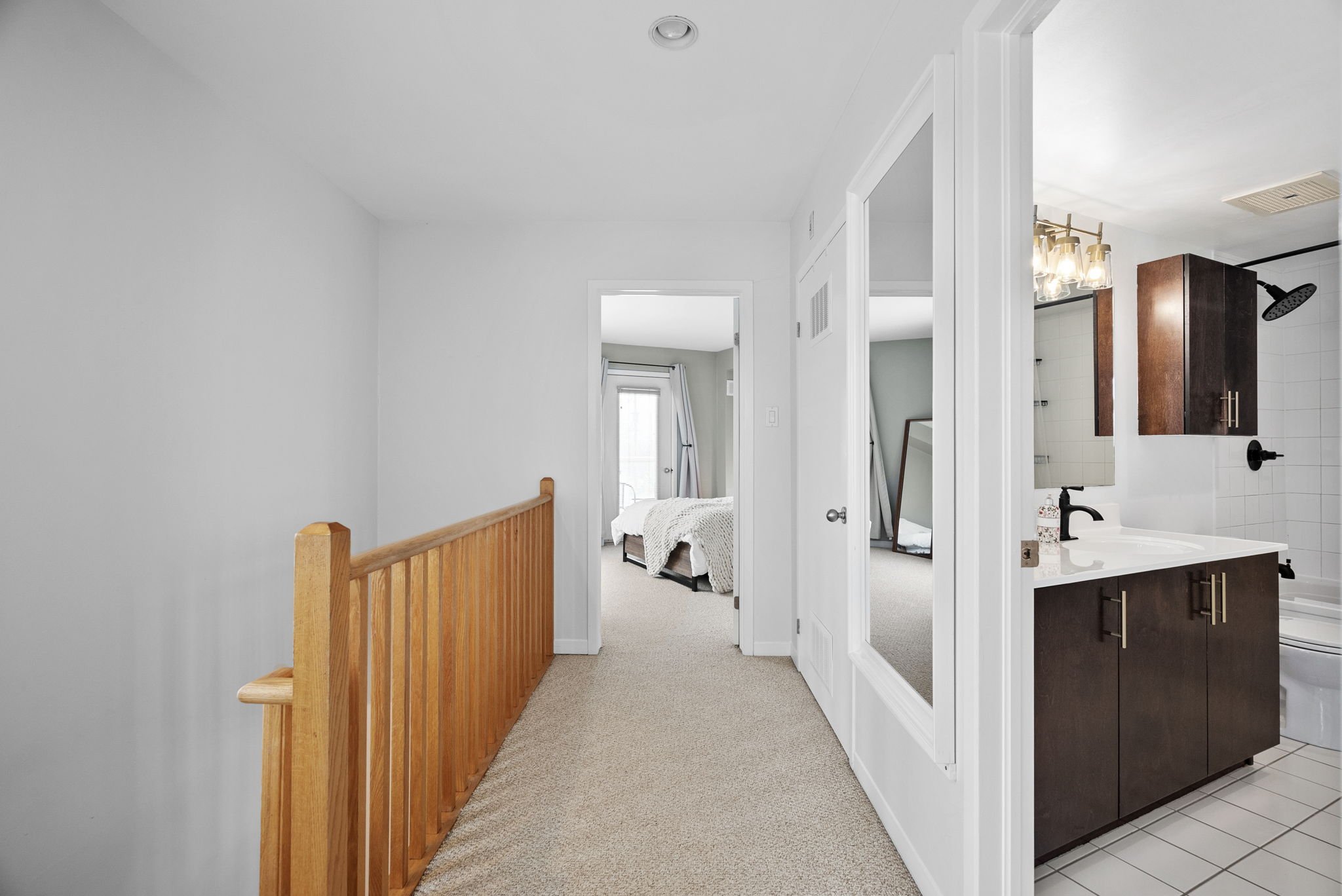 24-web-or-mls-4-sherbrooke-ave.jpg