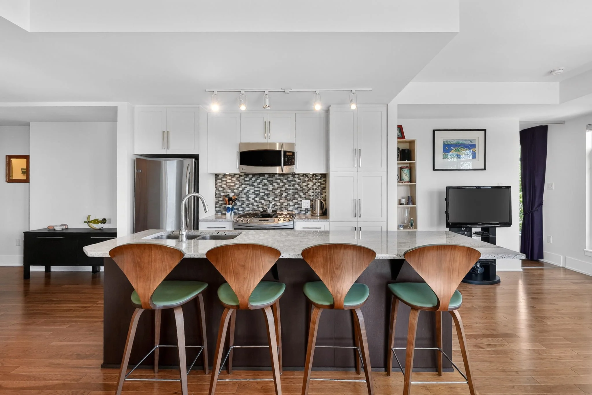 10-web-or-mls-131-holland-ave-602.jpg