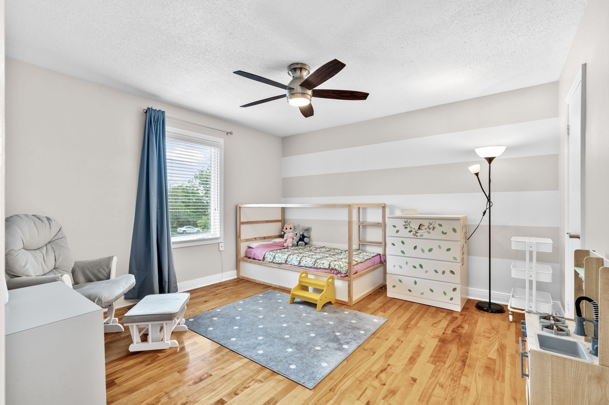 Bright second bedroom