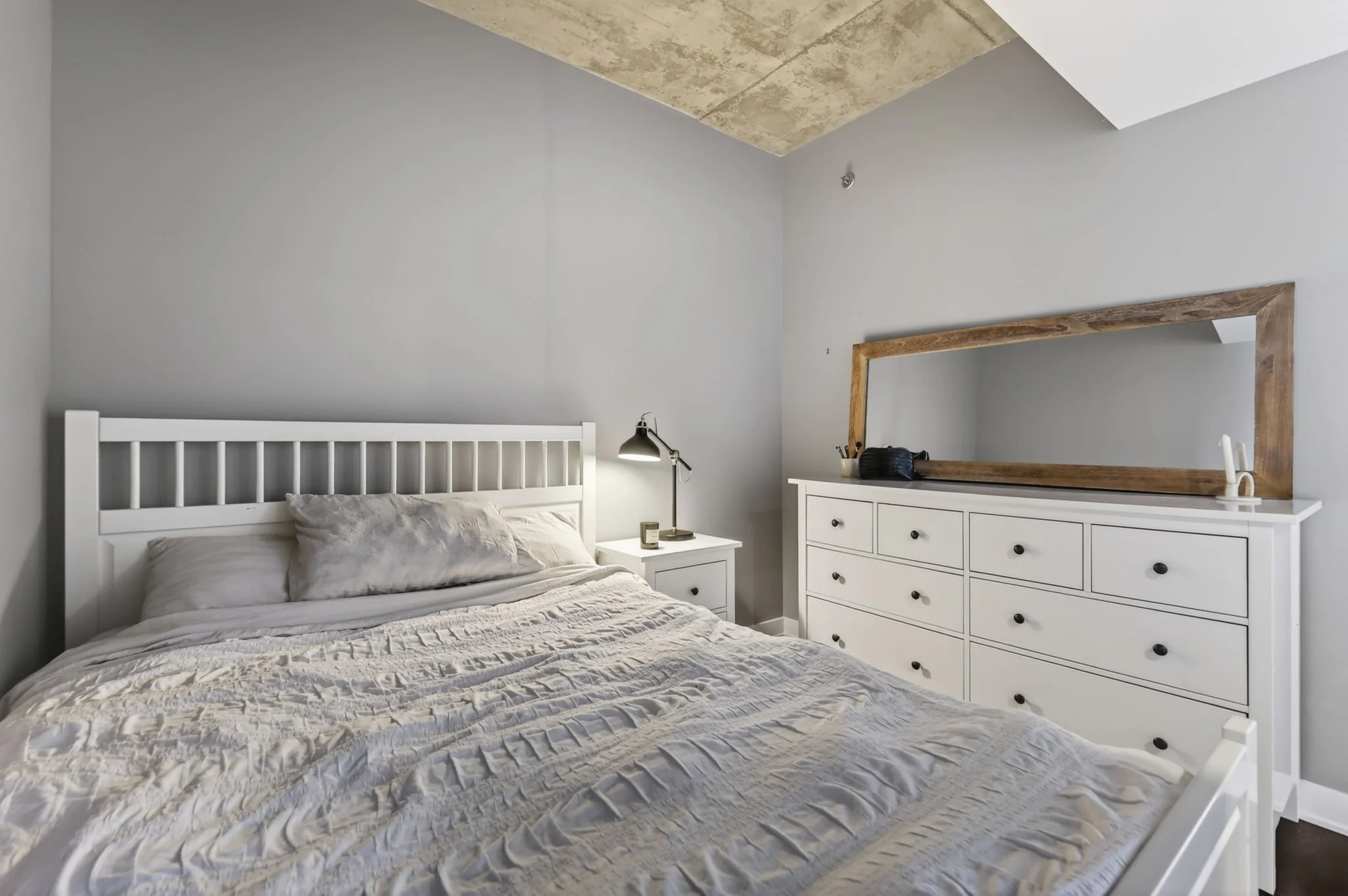 32-web-or-mls-360-mcleod-st.jpg