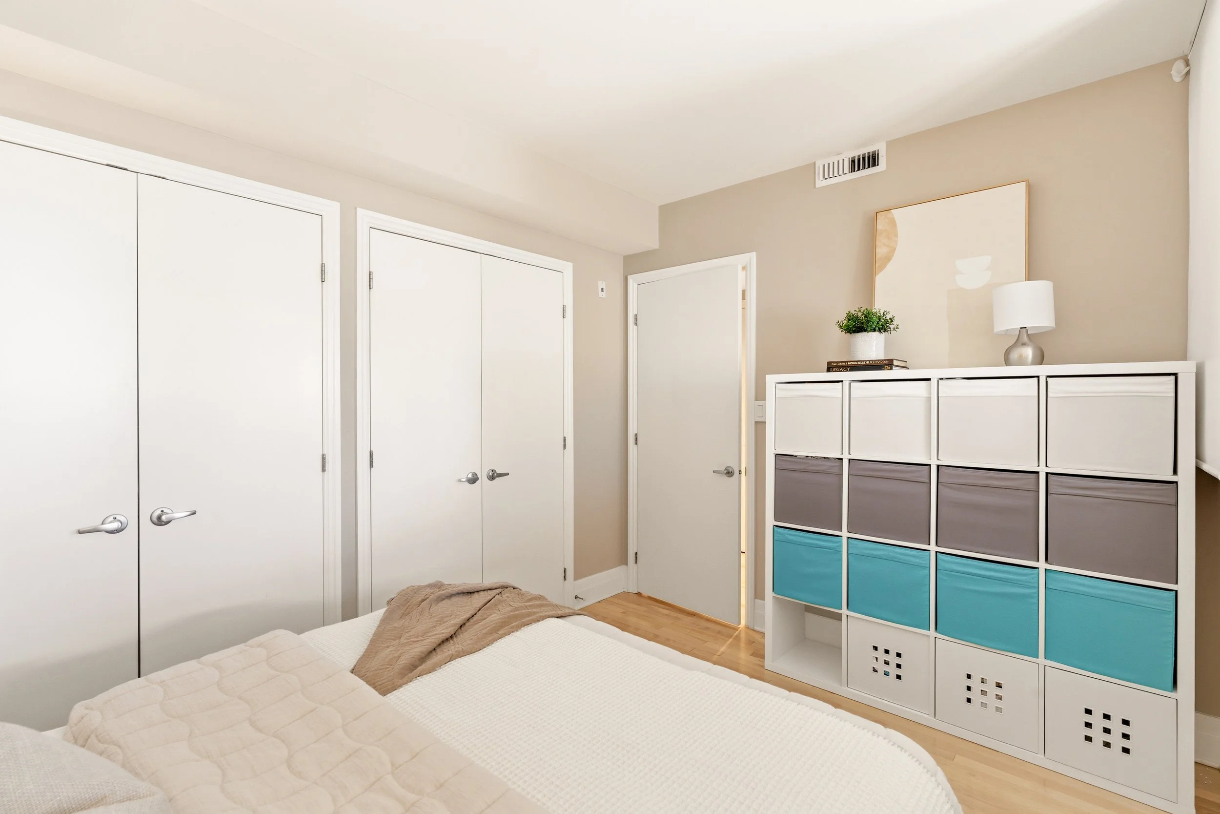 310-808BronsonAve-29.jpg