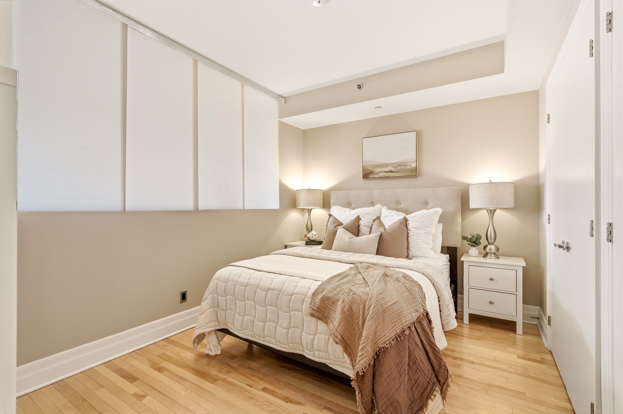 310-808BronsonAve-25.jpg