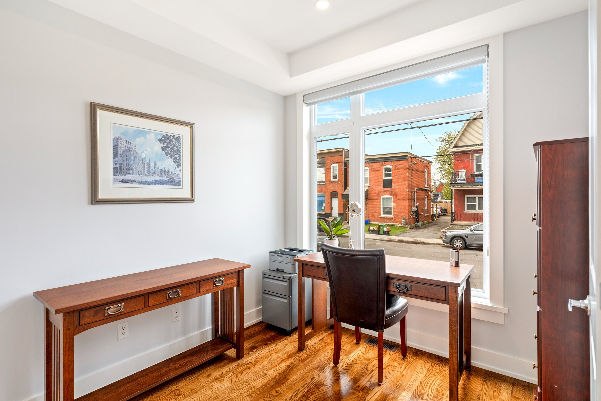 Perfect office or third bedroom