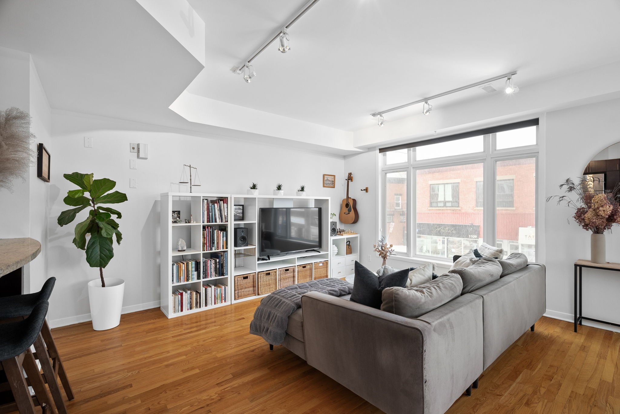 13-web-or-mls-4-sherbrooke-ave.jpg