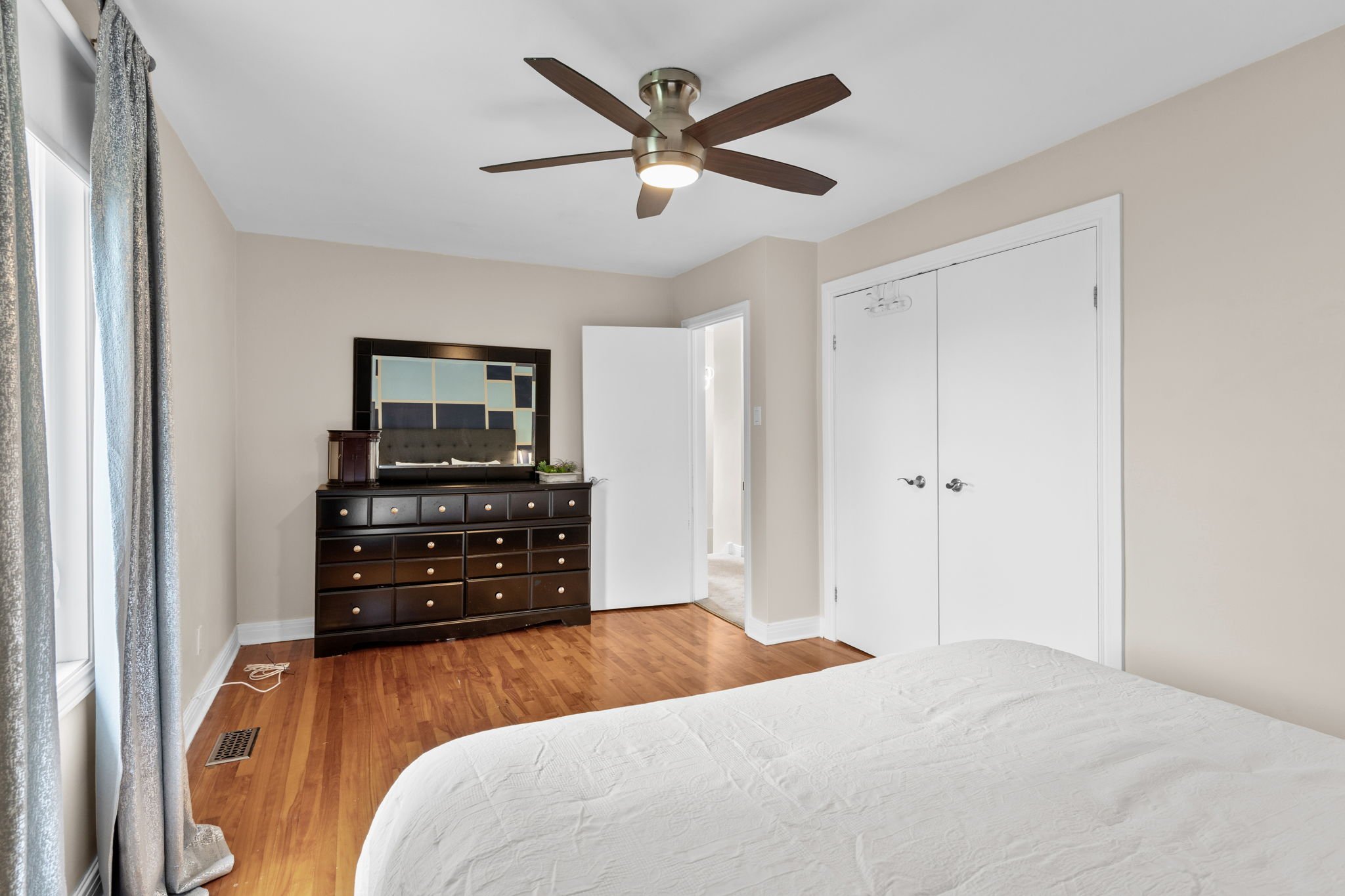 19-web-or-mls-659-alesther-st.jpg