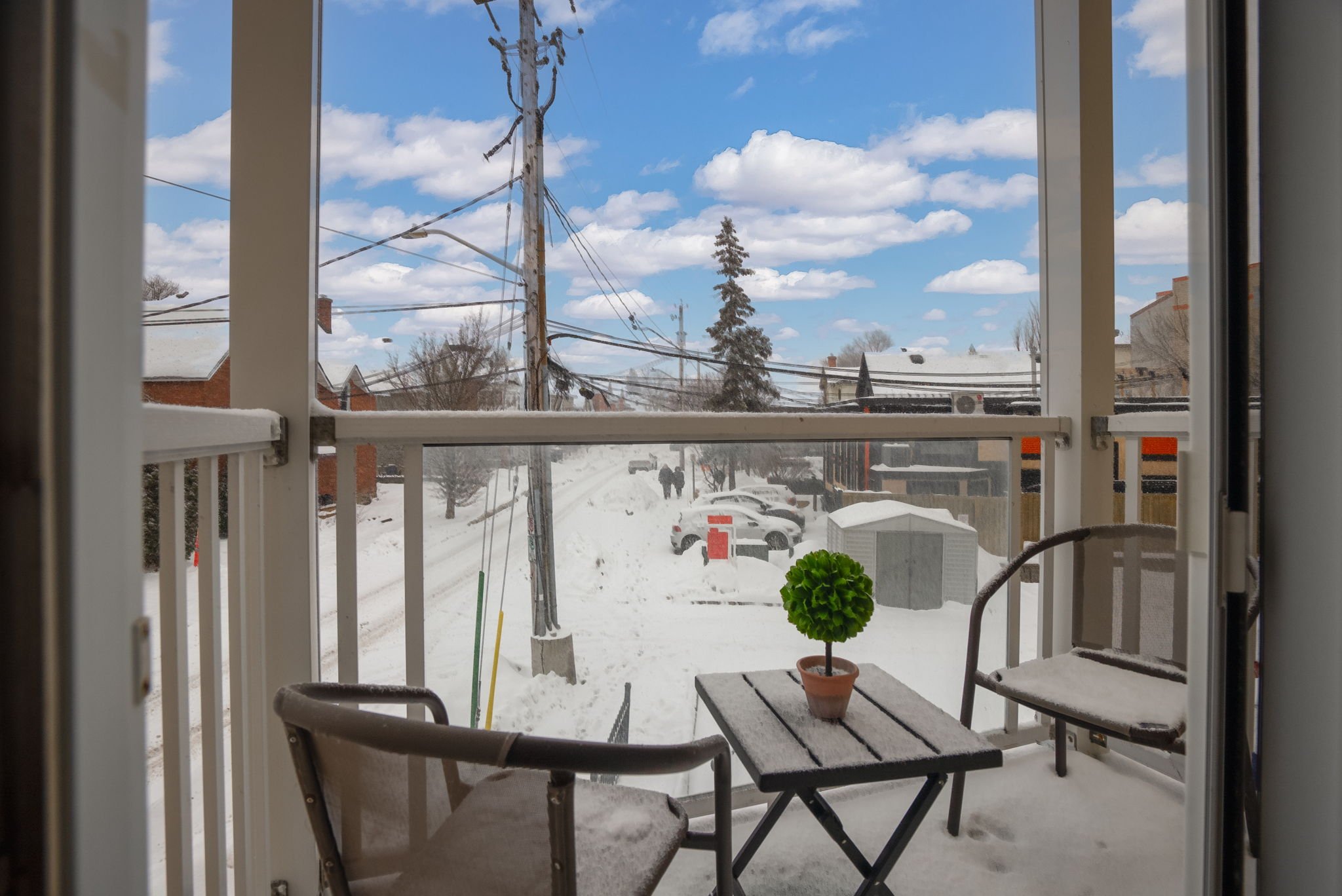 32-web-or-mls-4-sherbrooke-ave.jpg