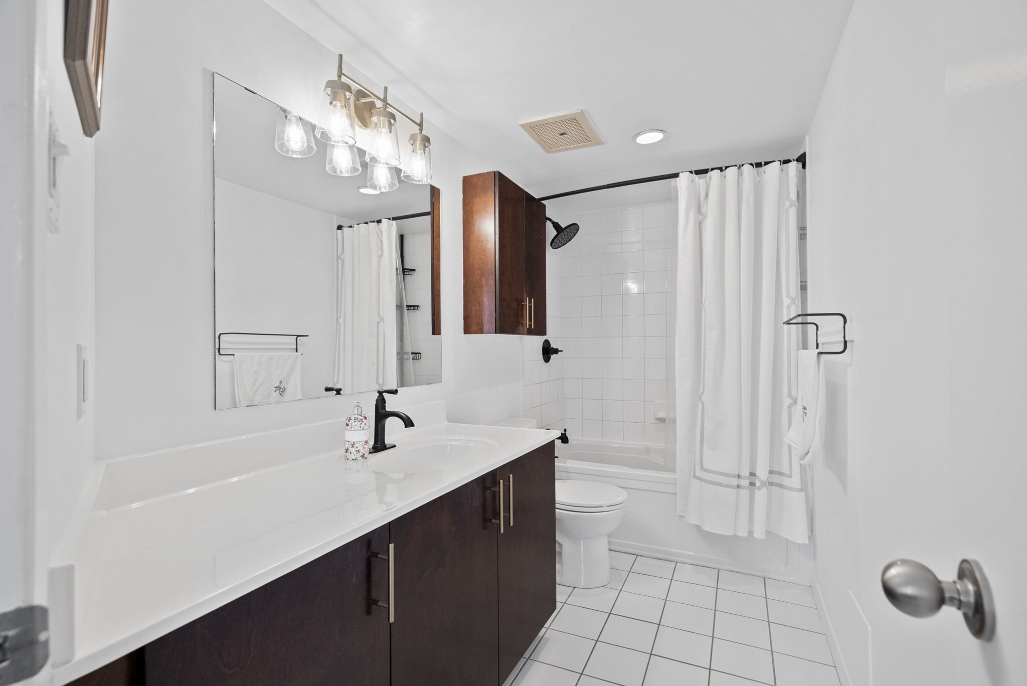 27-web-or-mls-4-sherbrooke-ave.jpg