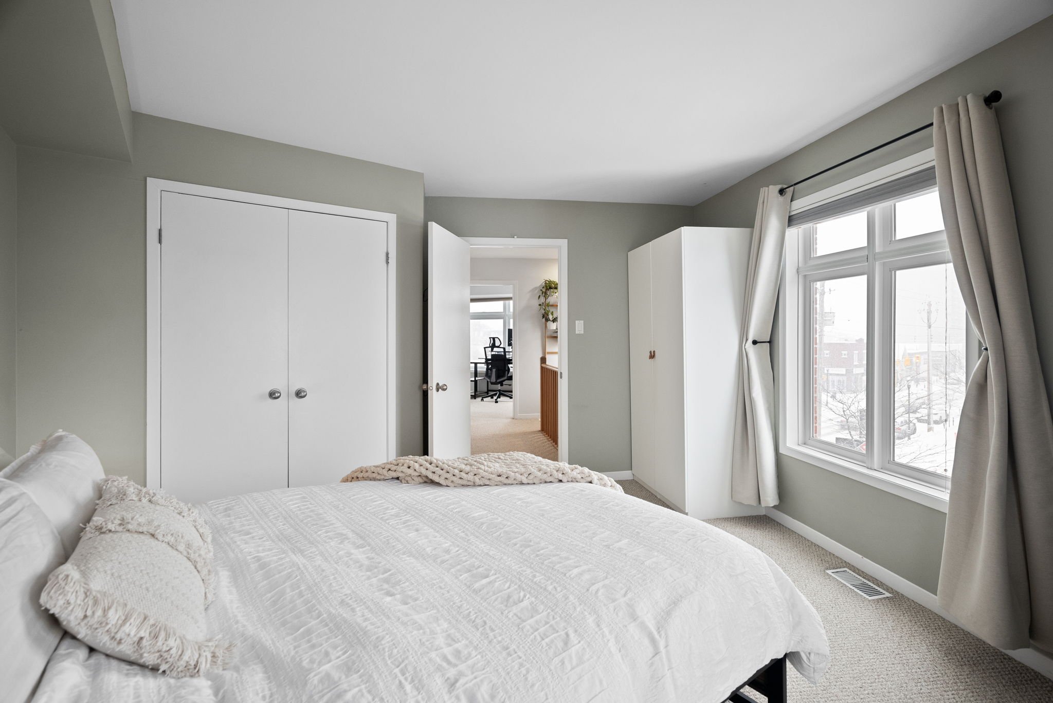26-web-or-mls-4-sherbrooke-ave.jpg
