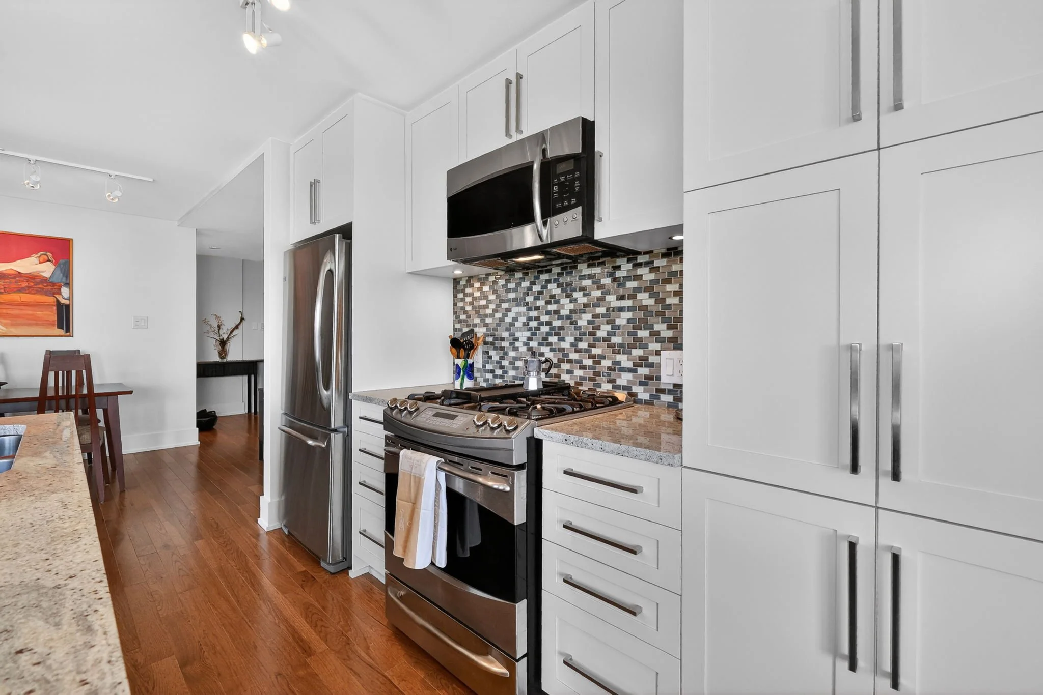 12-web-or-mls-131-holland-ave-602.jpg
