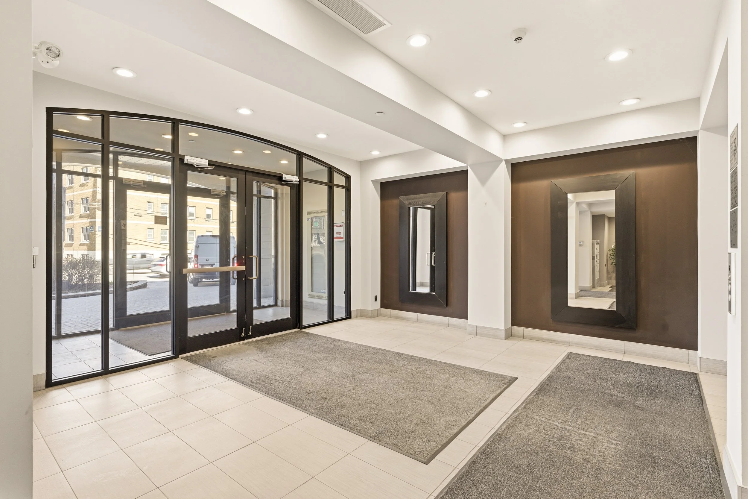 310-808BronsonAve-34.jpg