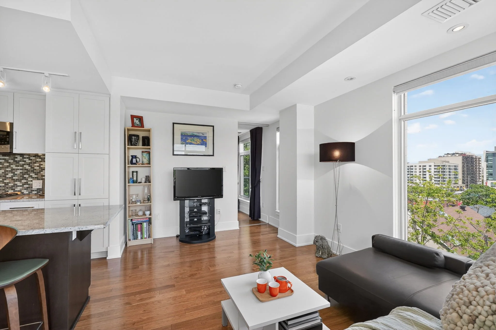 16-web-or-mls-131-holland-ave-602.jpg