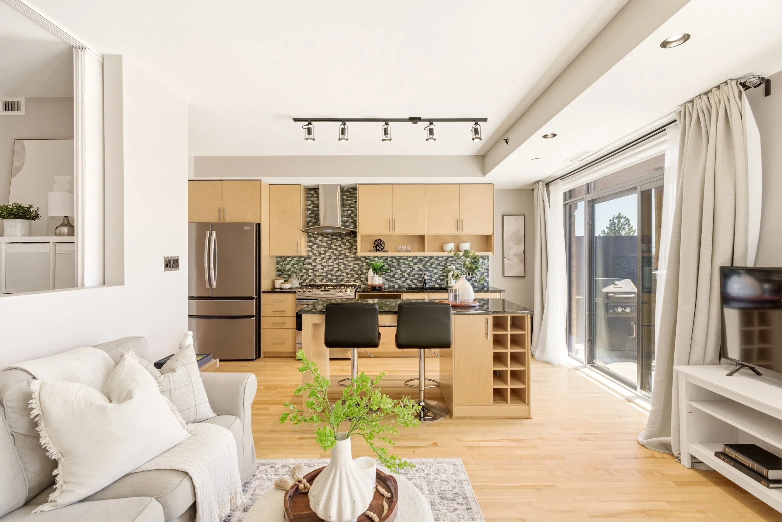 310-808BronsonAve-2.jpg