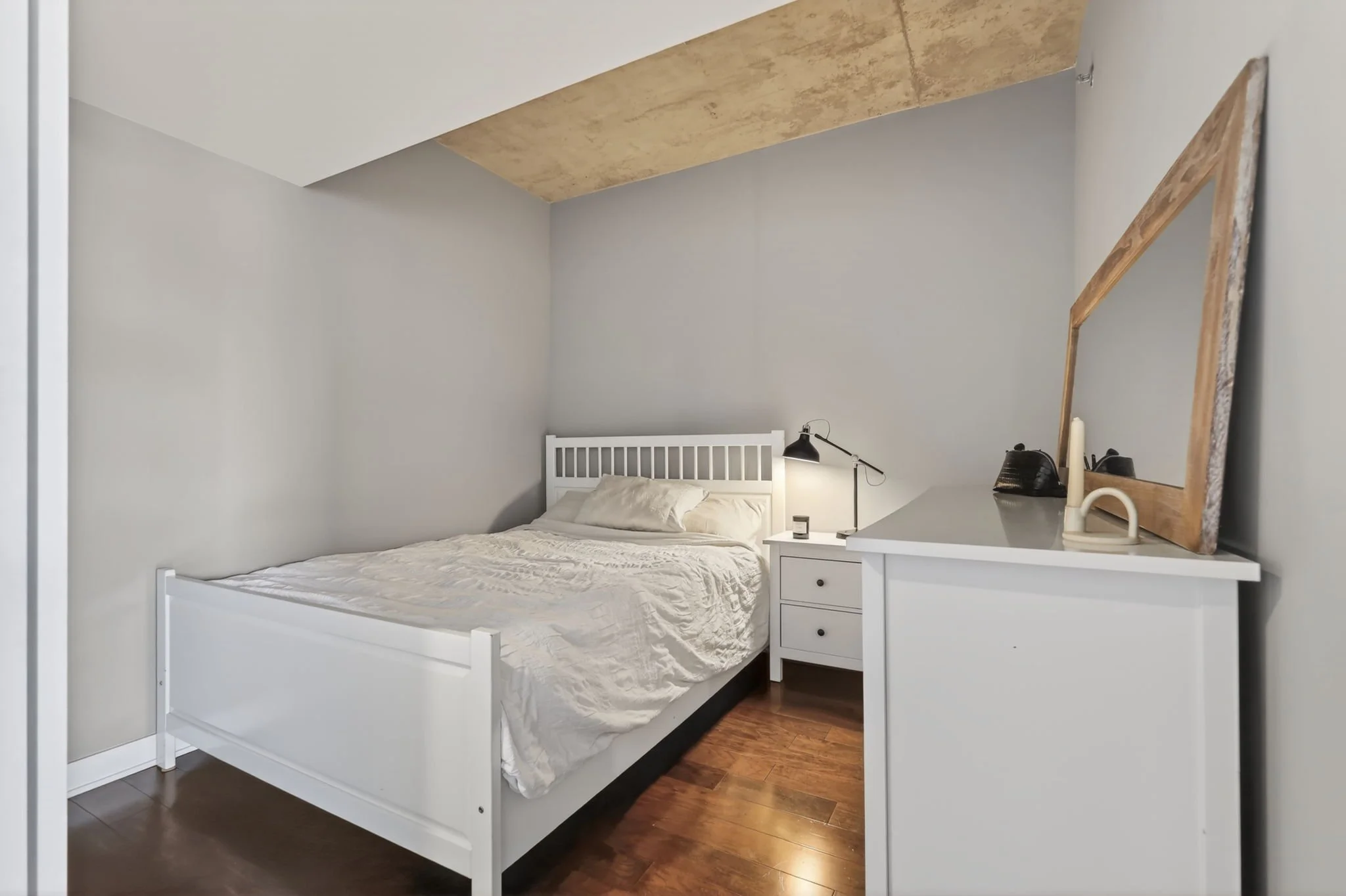 31-web-or-mls-360-mcleod-st.jpg