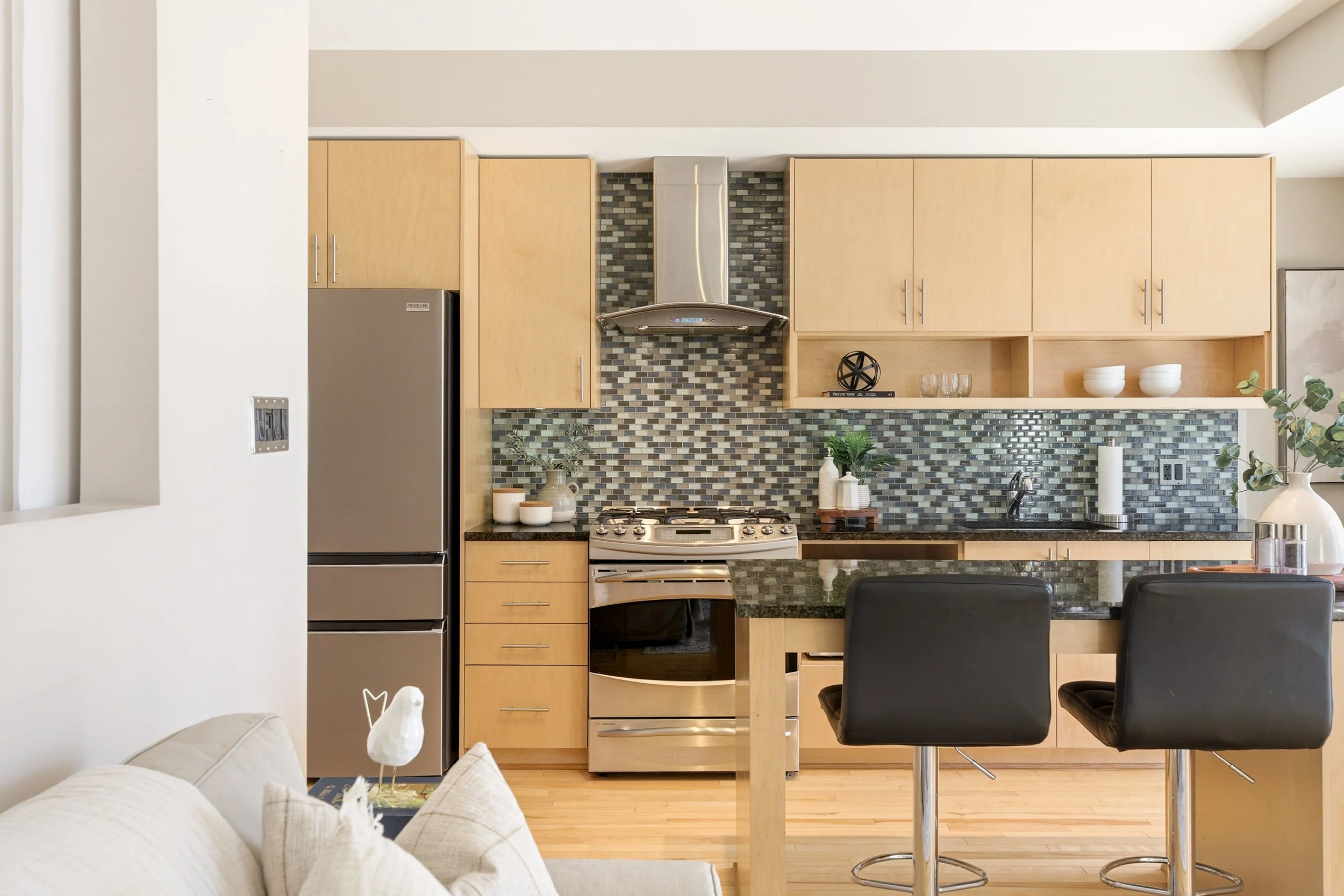 310-808BronsonAve-5.jpg