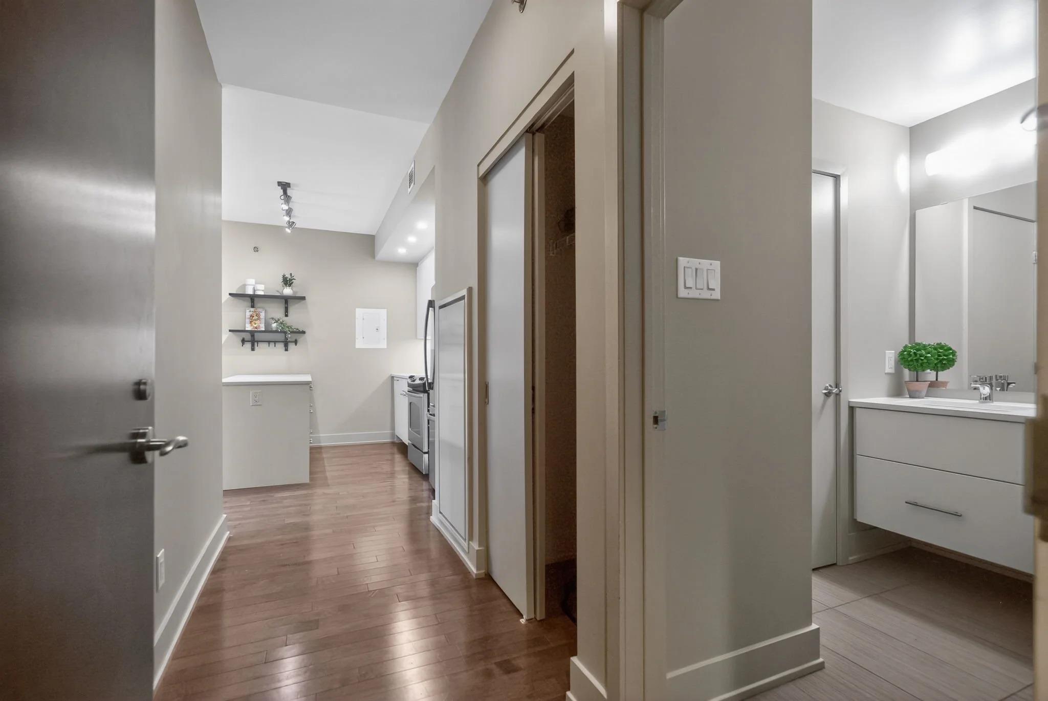 4-web-or-mls-108-richmond-rd-507.jpg