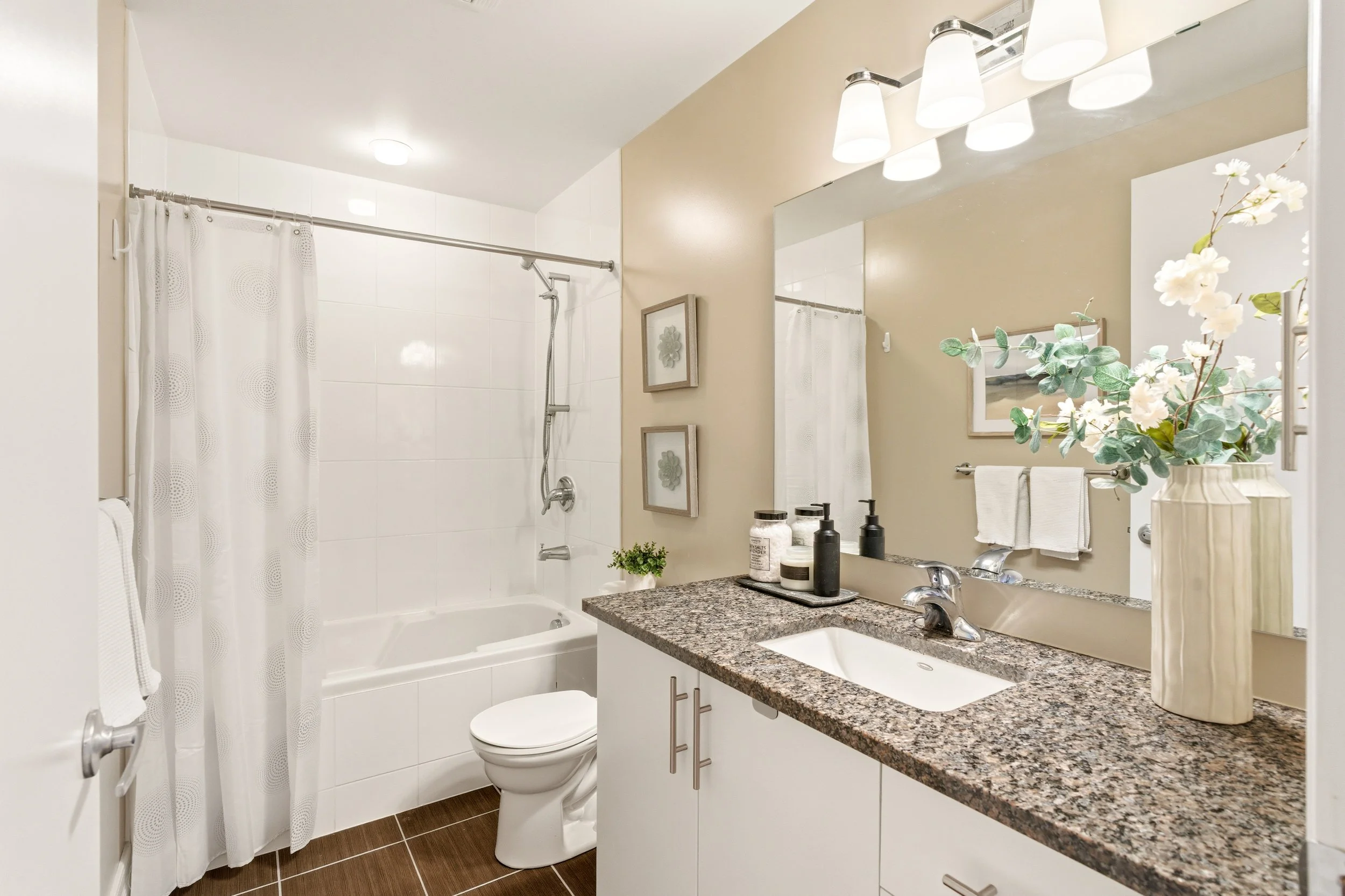 310-808BronsonAve-33.jpg