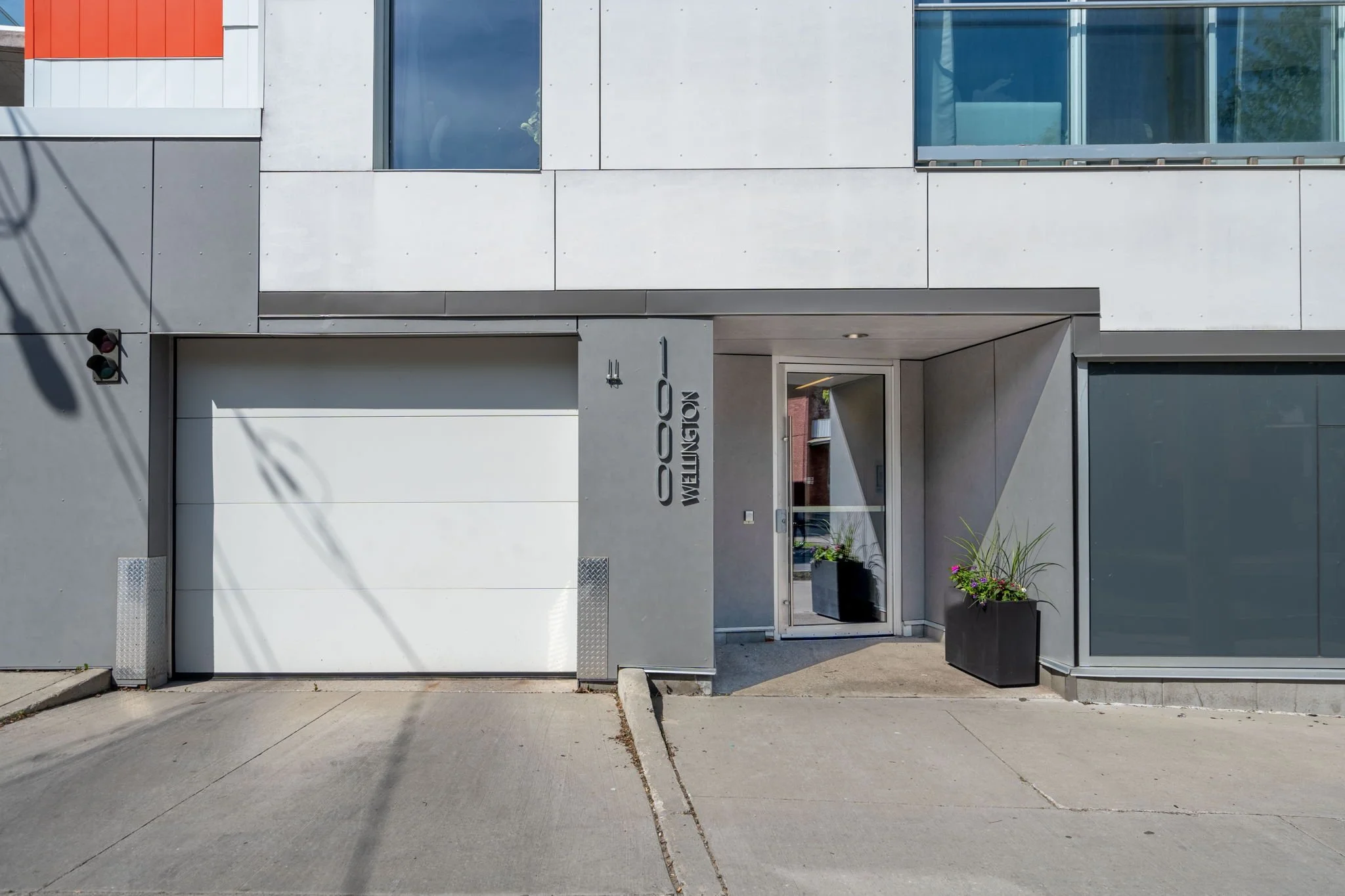 4-web-or-mls-1000-wellington-st-w-210.jpg