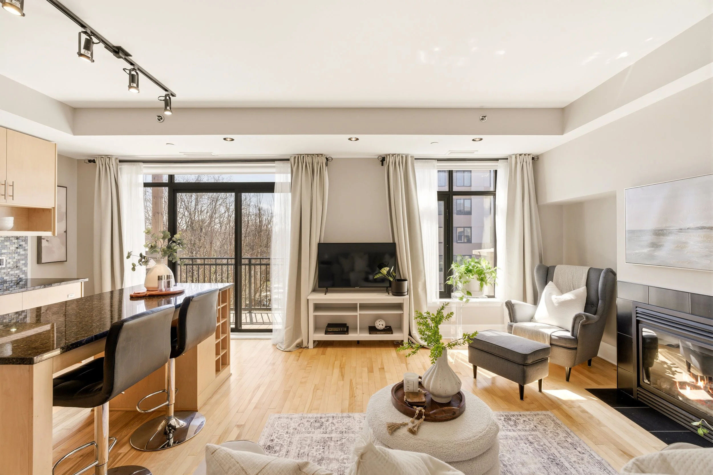 310-808BronsonAve-7.jpg