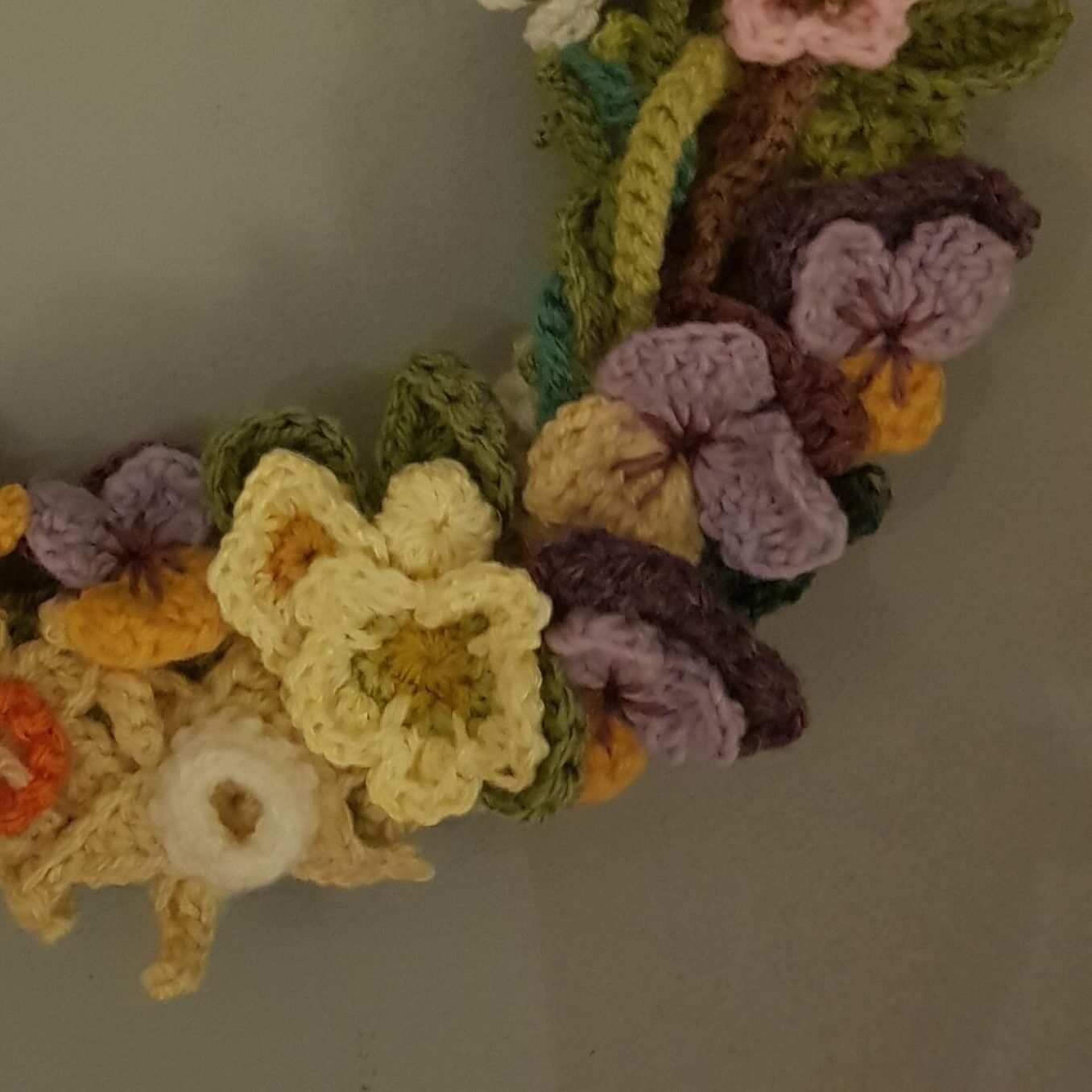 spring wreath close.jpg