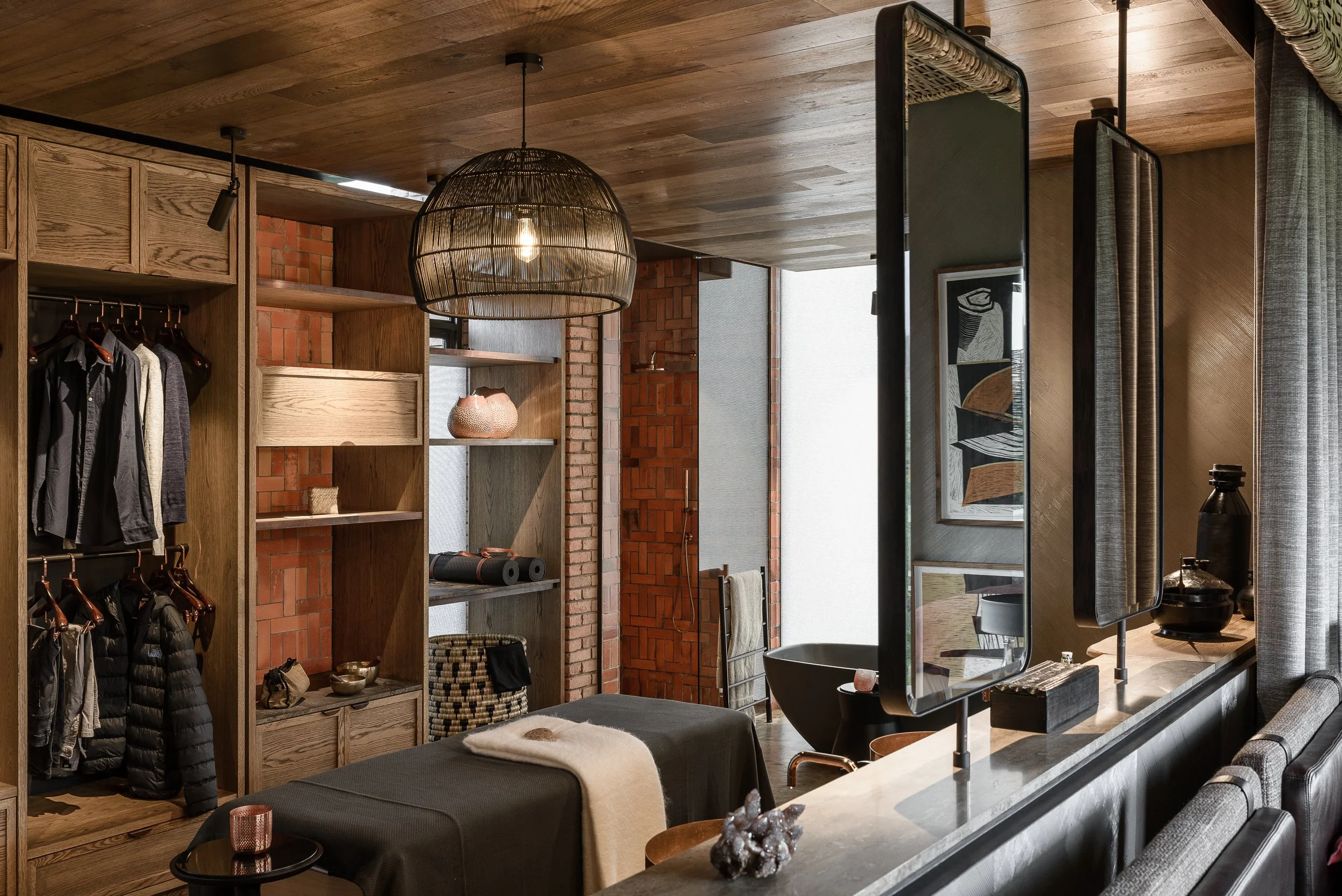 Kwitonda_Dressing area in one-bedroom suite_Adriaan Louw.jpg