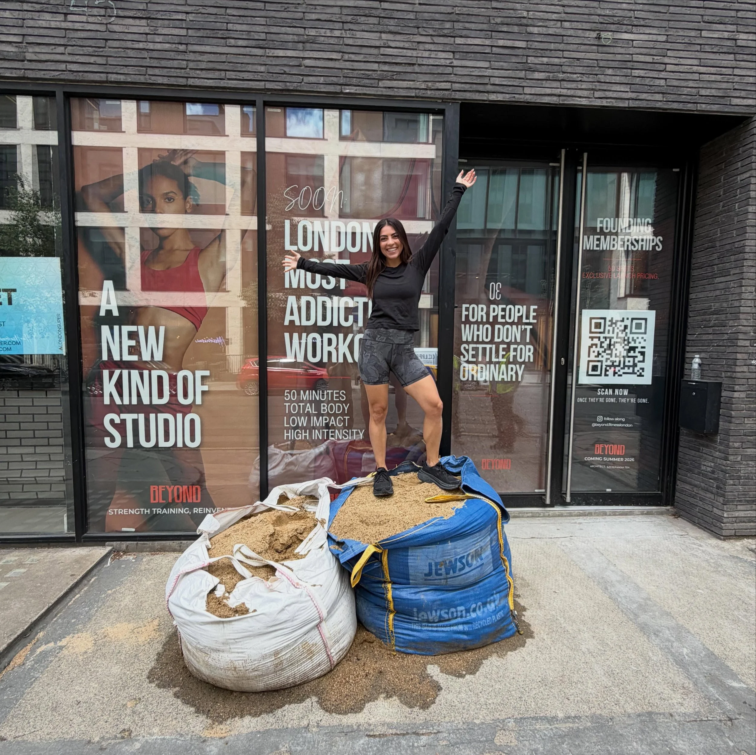 A bit(e) of May, at the building site 👷🏻&zwj;♀️👷🏼🦺🚧

Go to the final slide for a little tour of the building site 🏗️

Share some 🧡 for my billboards which ONLY took me 9h to design 🫠

p.s., Want to be the first one to grab a Founding Members