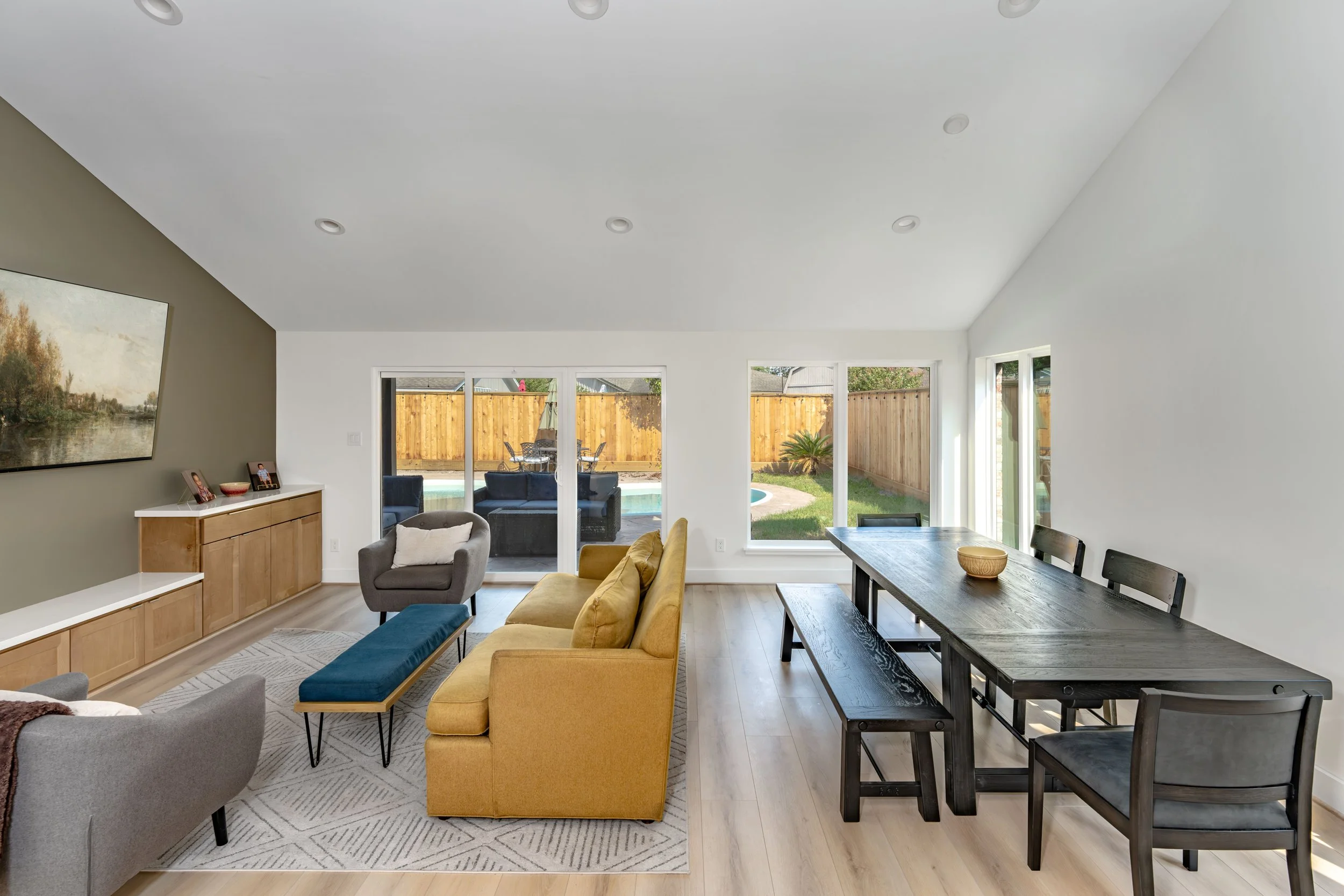 AXP01519-Living Room-Overall.jpg