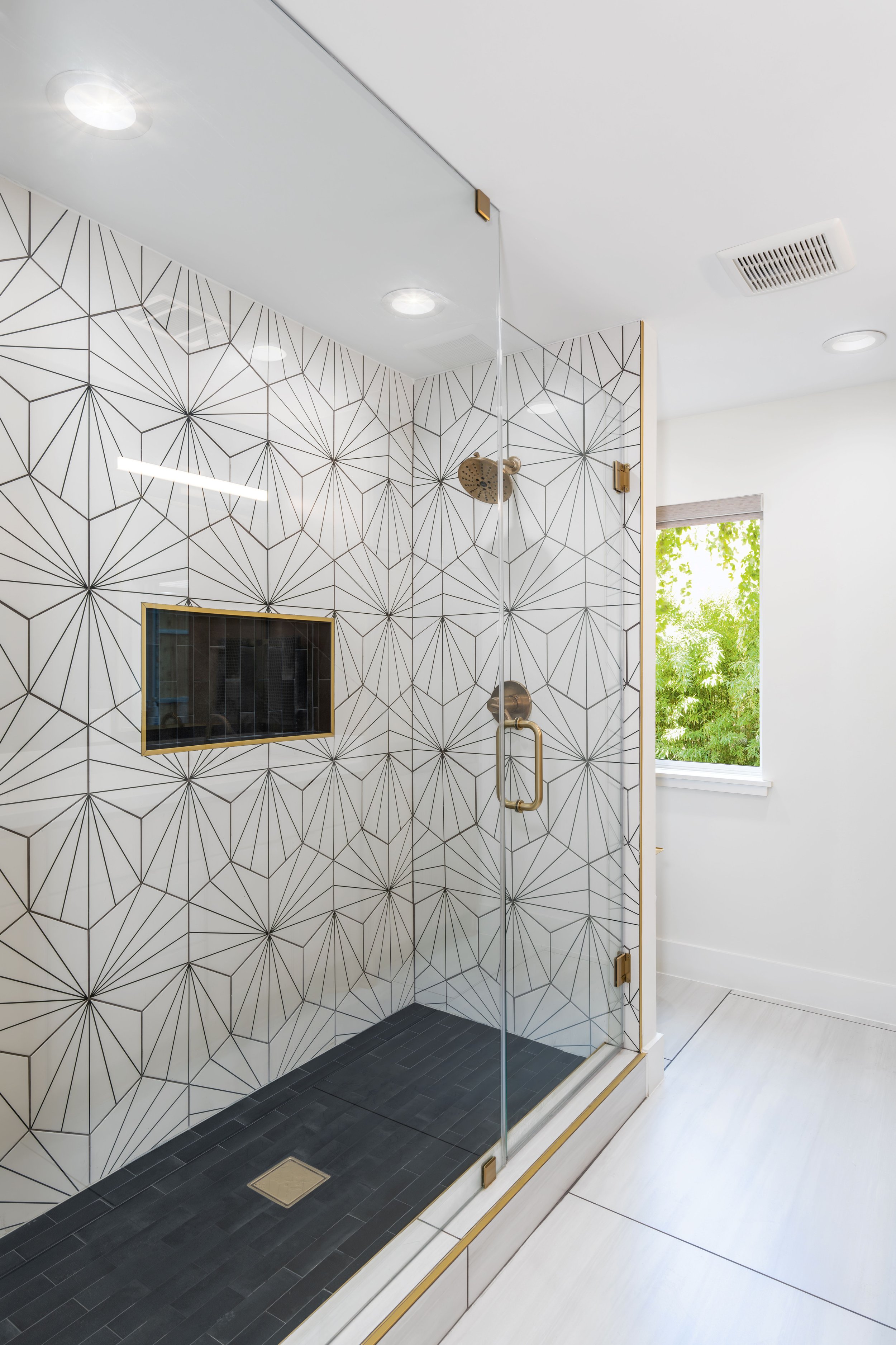 AXP01473-Bathroom Shower.jpg