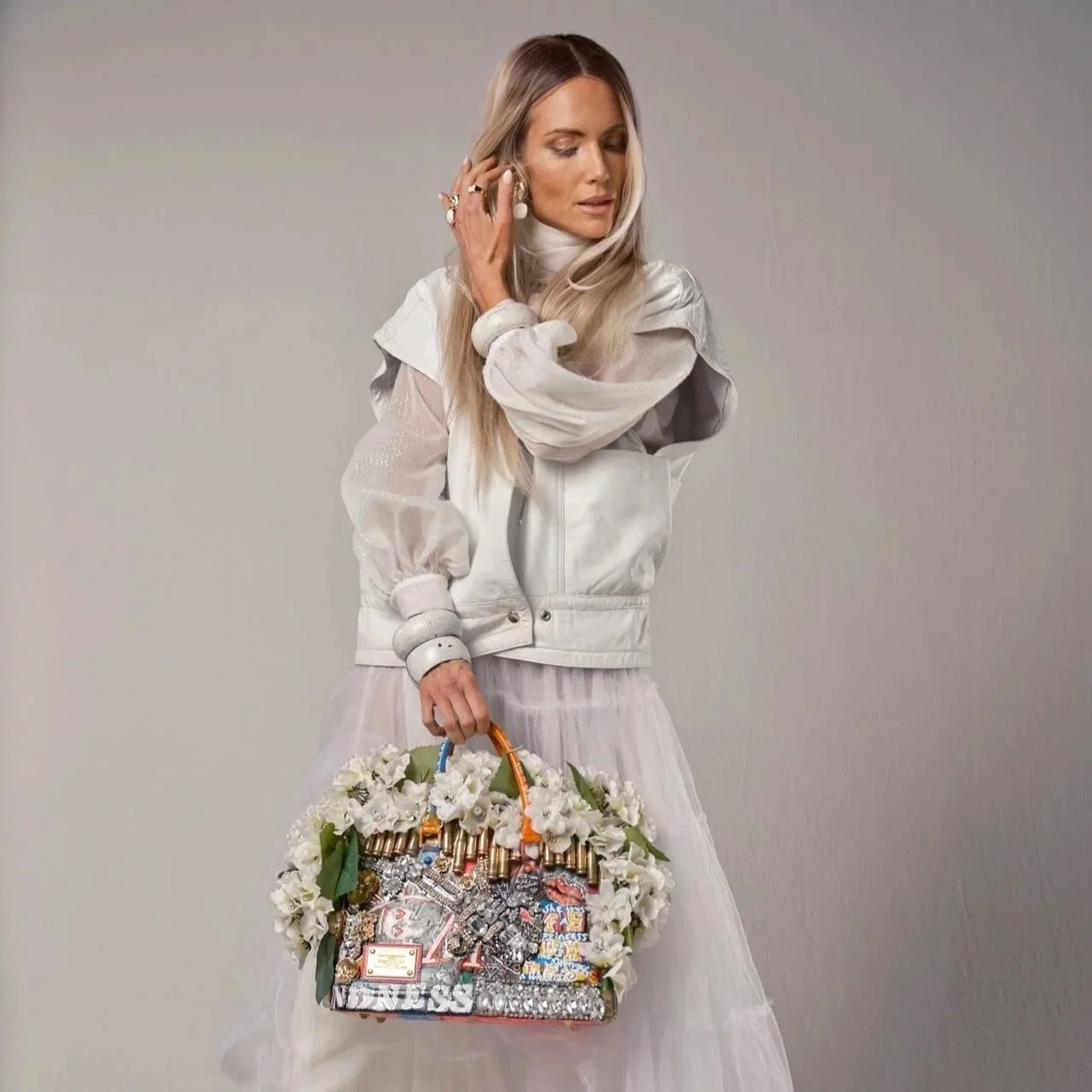 Statement Bags for Change lanseras