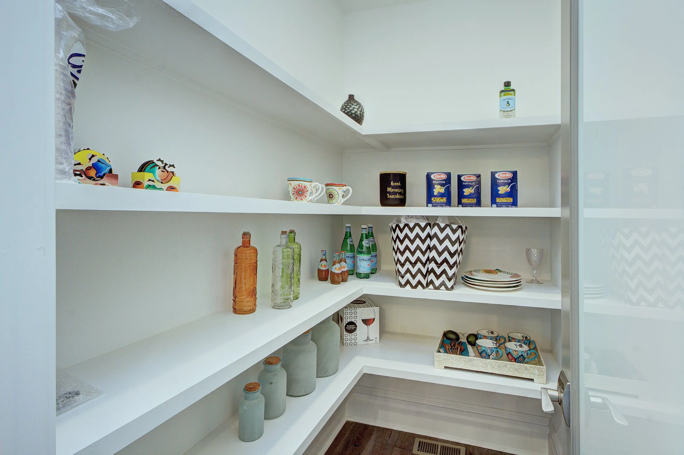 9438GreysonKitchenPantry.jpg