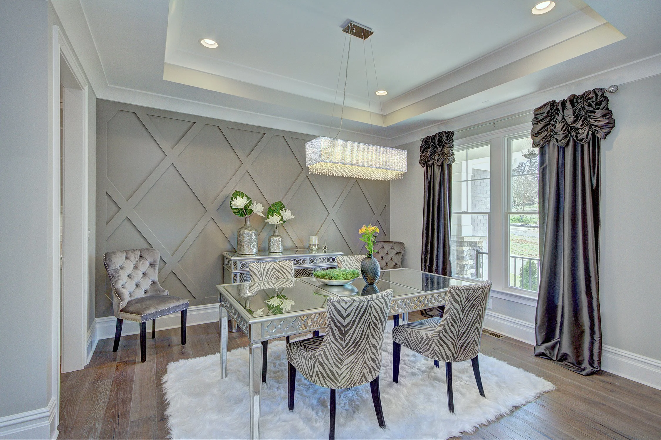 9438GreysonDiningB.jpg
