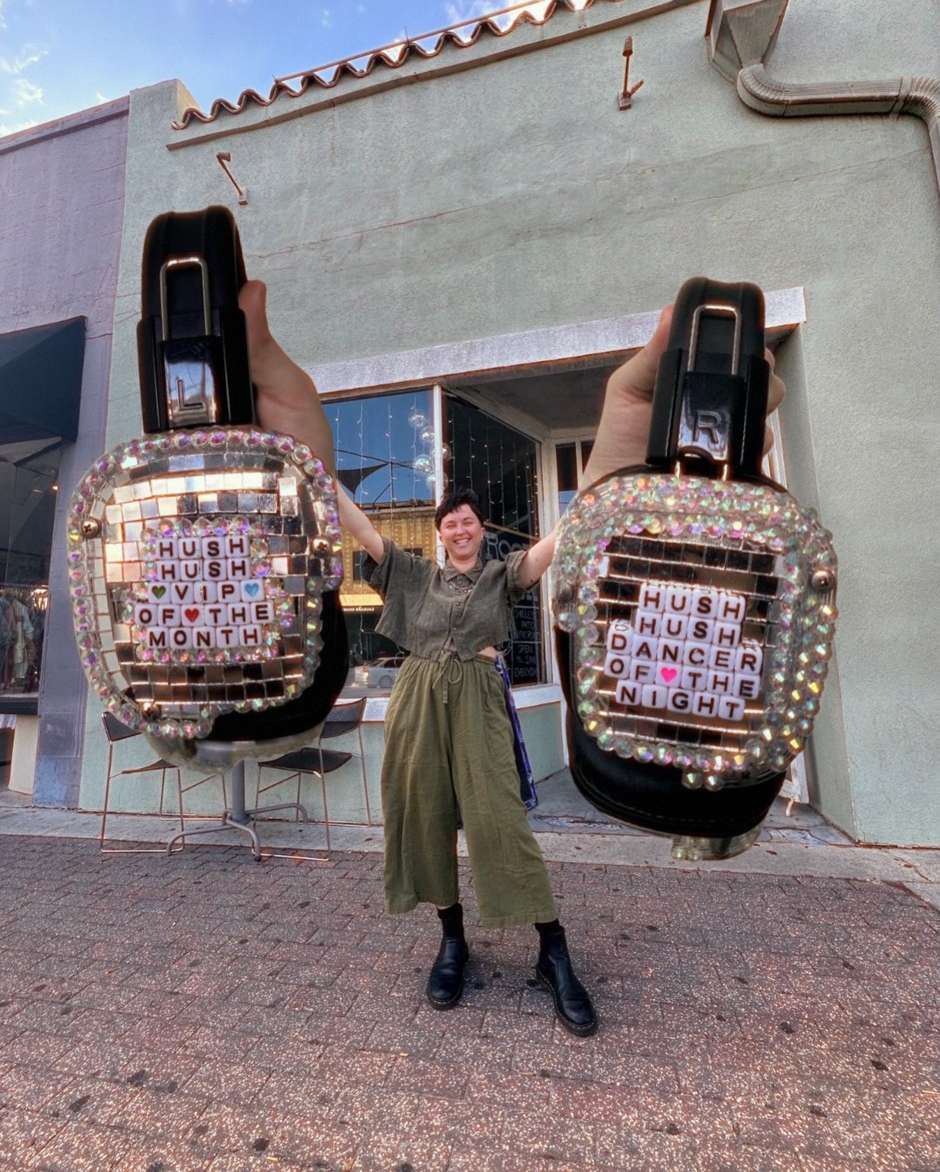 Silent Disco at Root Down now has some HUGE prizes! 🎧

🌟 VIP of the Month wins their own pair of bedazzled trophy headphones + free entry all month long ‼️ TAG US in your headphones selfies to be entered! 📸 (Trophy headphones remain at Root Down &