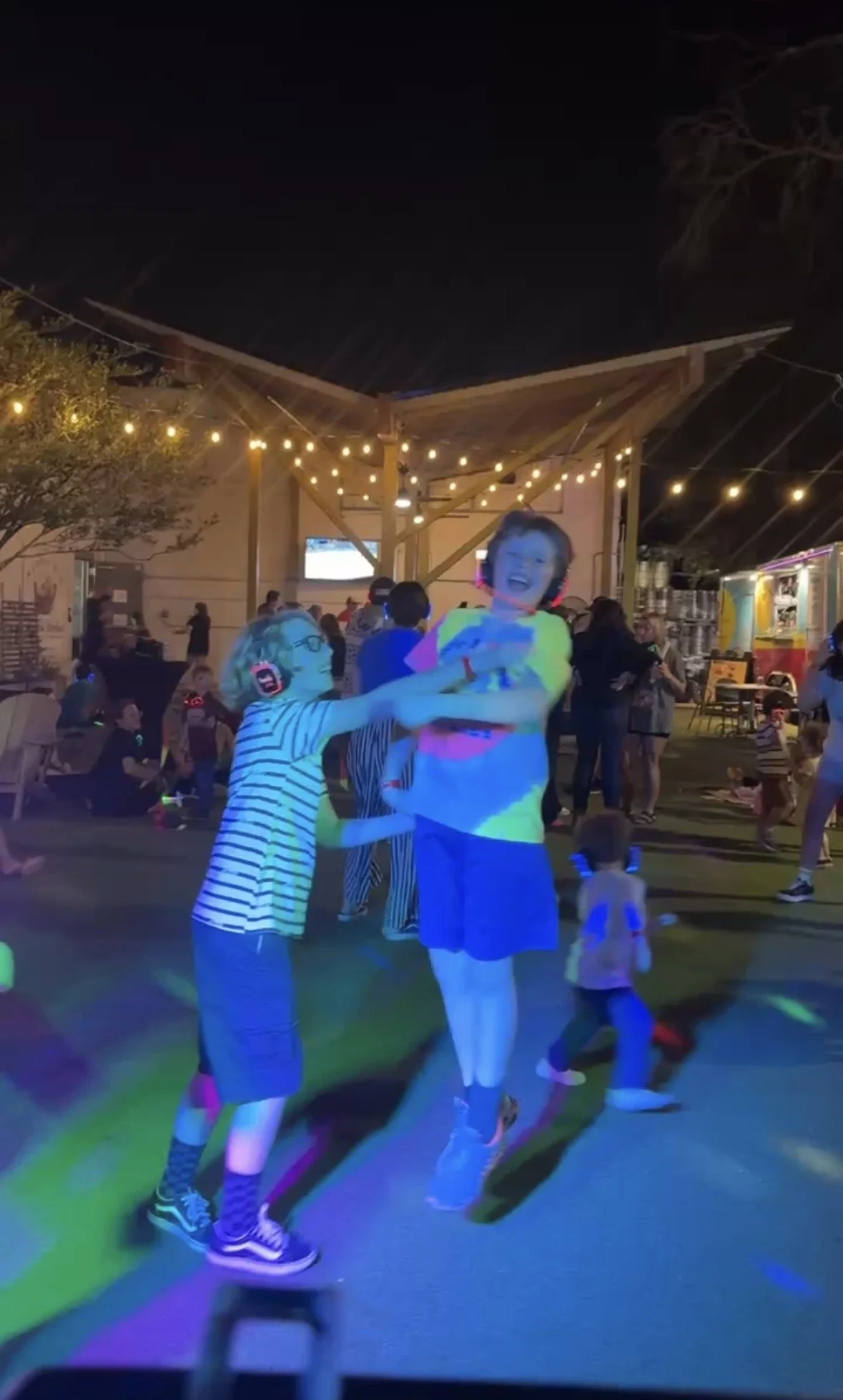 🧑‍🧑‍🧒‍🧒 Murray Hill-o-ween Silent Disco 