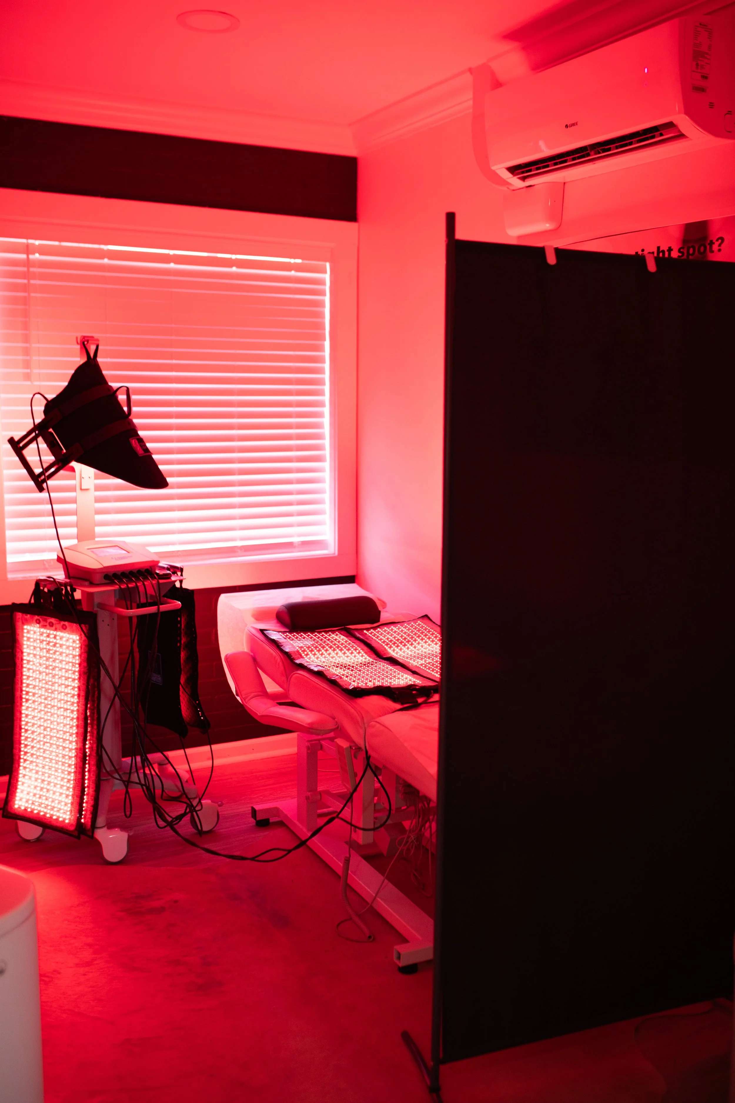 The Benefits of Red Light Therapy for Spine and Muscle Health