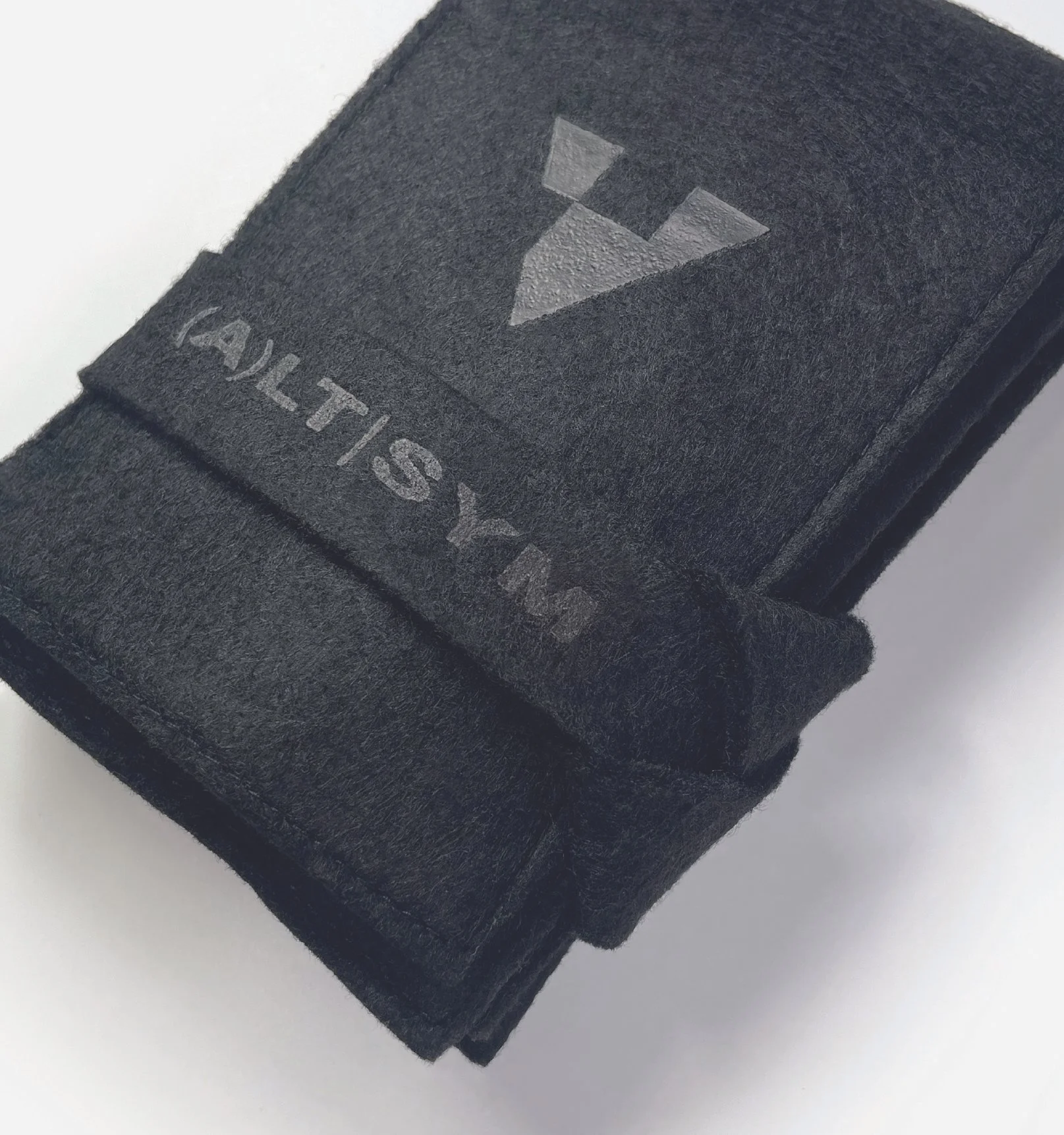 POUCH for web 1.jpg