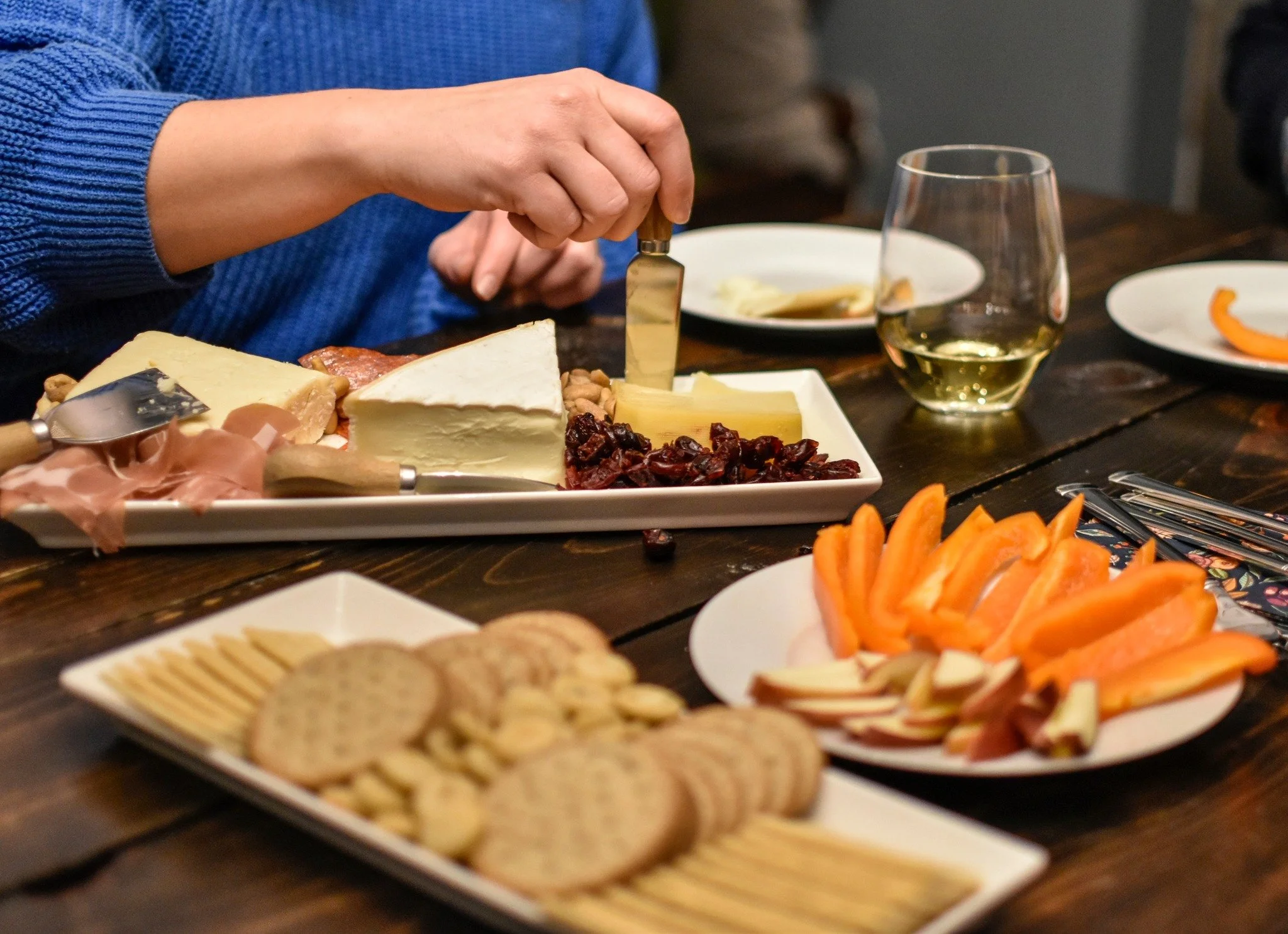 We&rsquo;re noticing a pattern.

Spring weekends are quietly filling with friends gathered around this table.

Not big trips.
Not elaborate plans.
Just a change of scenery.

A shared meal.
A bottle of wine.
Conversations that stretch a little longer 