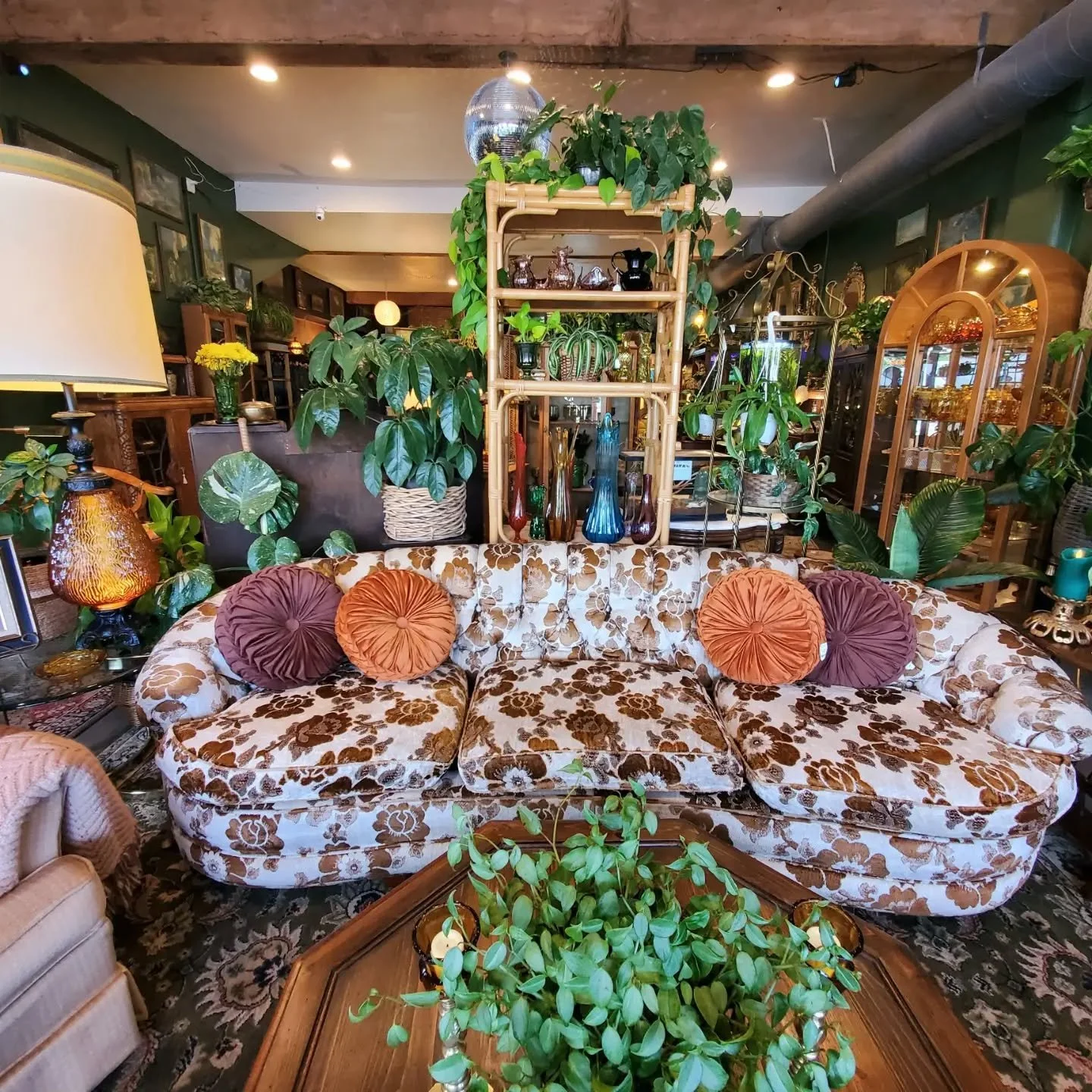 Rhiannon Antiques 💚 
1526 S Vista Ave Boise 
Open Wed-Sat 10-5pm 
Sun 10-4pm