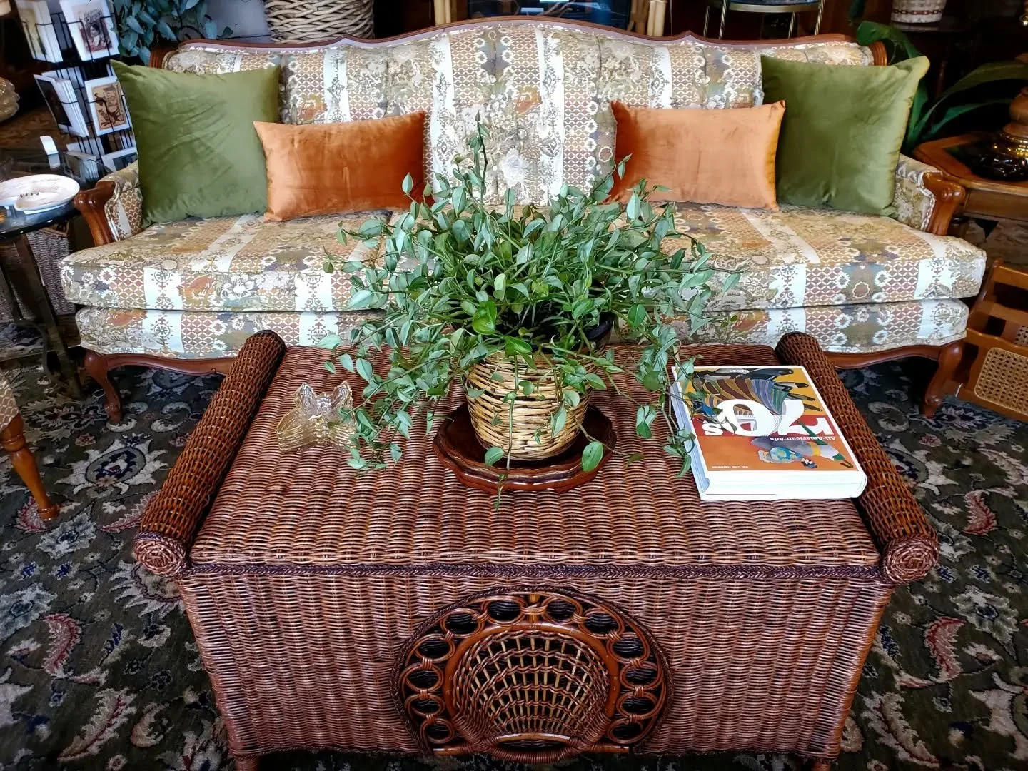 Rhiannon Antiques 
1526 S Vista Ave Boise 
Open Wed-Sat 10-5pm 
Sun 10-4pm 

#vintagesofa #boise #antiquefurniture #70s #rhiannonantiques