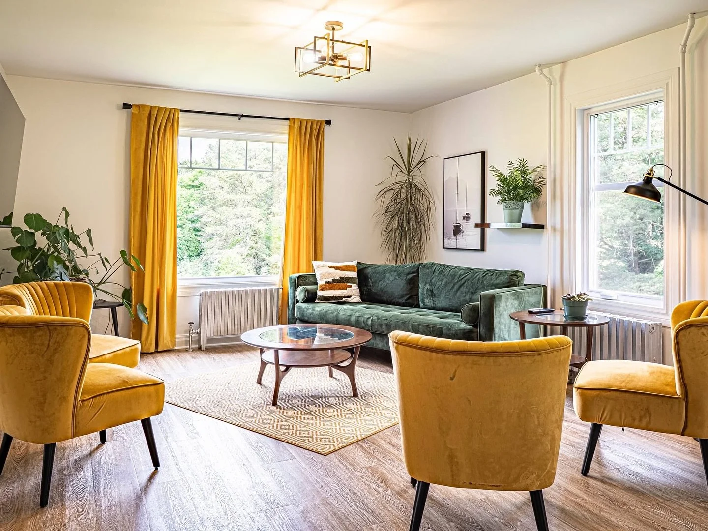 Je vous présente la Maison de Lévy, toujours au @lehavredulacvert 🏡
J’me suis surprise à me demander: « Quand est-ce que je pourrais m’organiser un p’tit quelque chose là-bas… entre amis ou