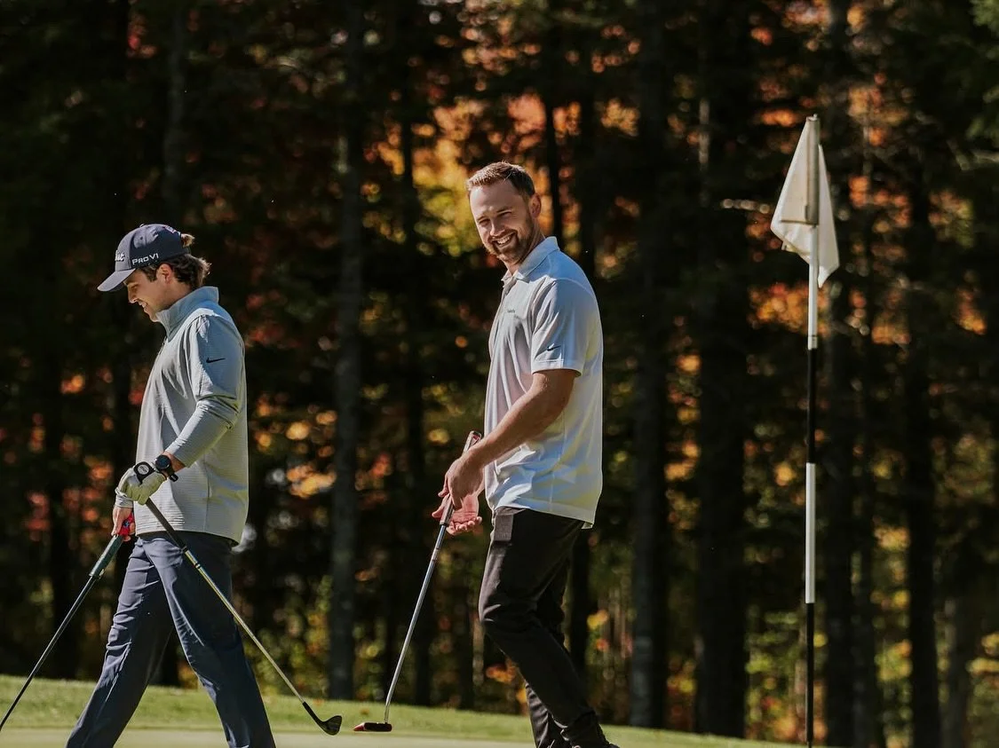 La chance que j&rsquo;ai de faire des &eacute;v&egrave;nements comme celui-ci! ☀️
Une belle journ&eacute;e de golf/conf&eacute;rence avec Desjardins Gestion de Patrimoine au Club de Golf Lotbini&egrave;re. ⛳️💼