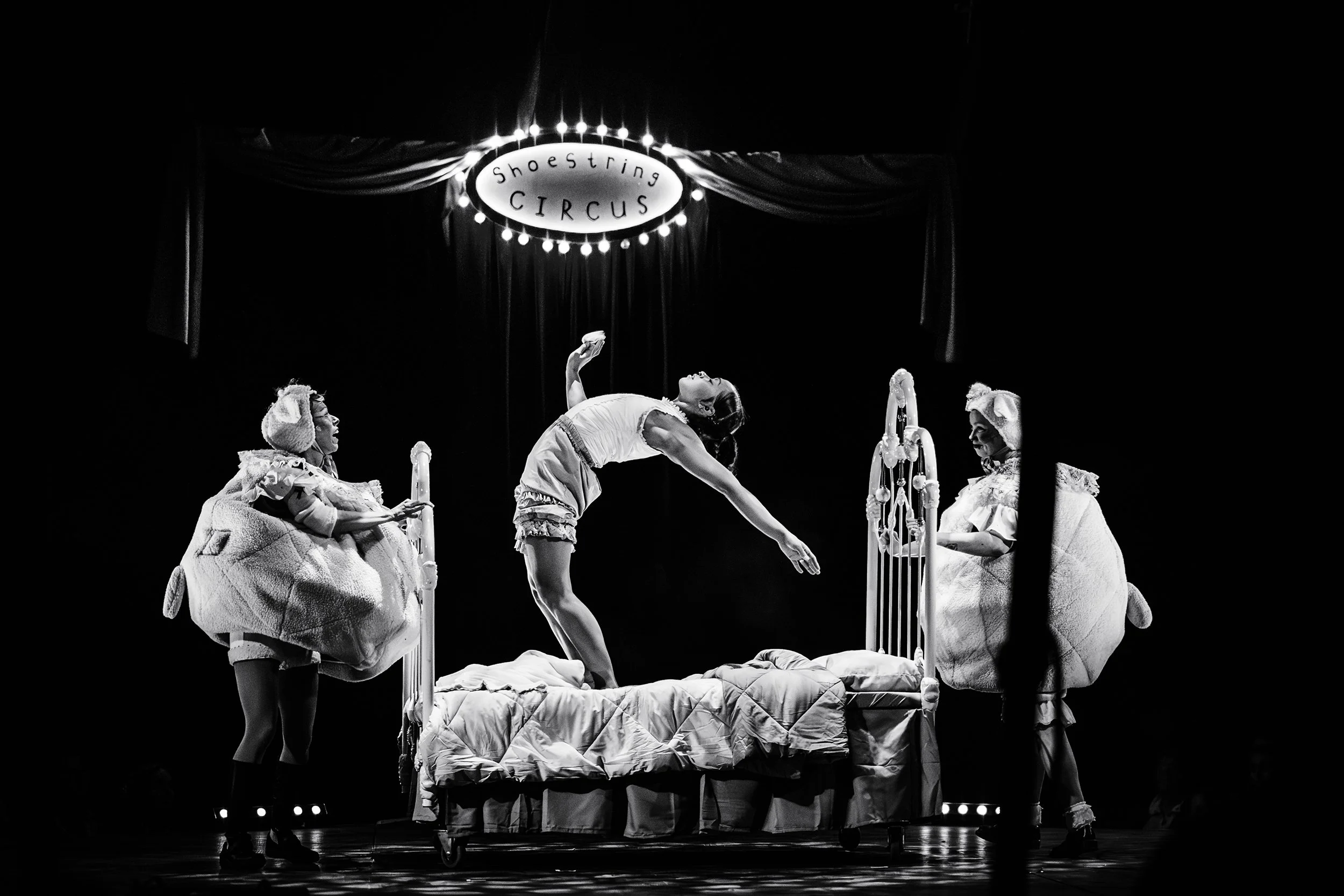 Shoestring.Circus.130wb.jpg