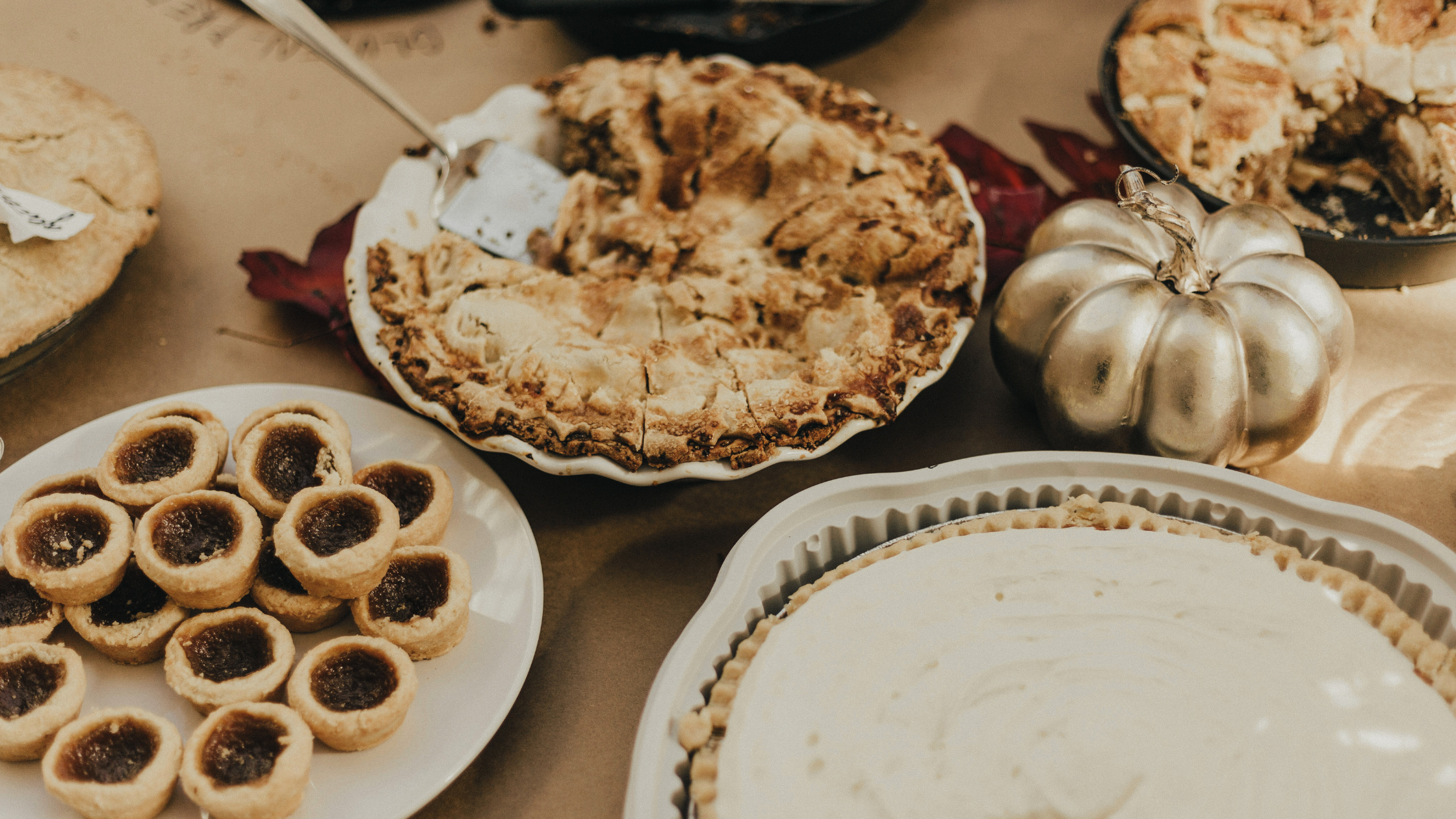 Stress-Free Hosting Tips: Simplifying Thanksgiving Entertaining
