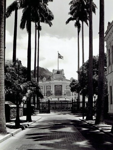 Fotografia vintage originale del 1942 di H. Armstrong Roberts. Veduta del Palazzo Presidenziale di Rio de Janeiro.