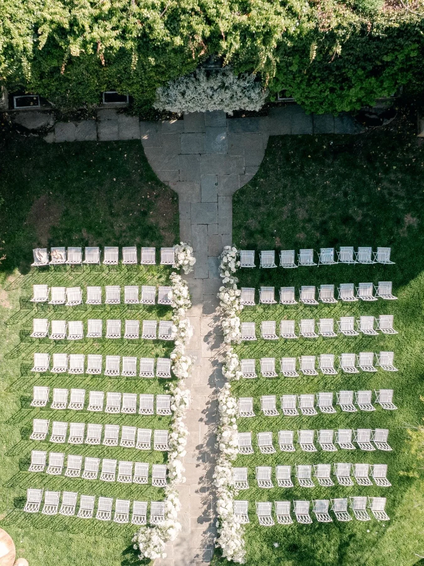 When tradition leaves room for shape and movement...

You get a celebration grounded in classic tones, designed with form, and scale in mind. 

Featured On: @brides
Planning and Design: @laurynprattes
Photography: @abbyjiu
@keila.bottiglieri 
Cinema: