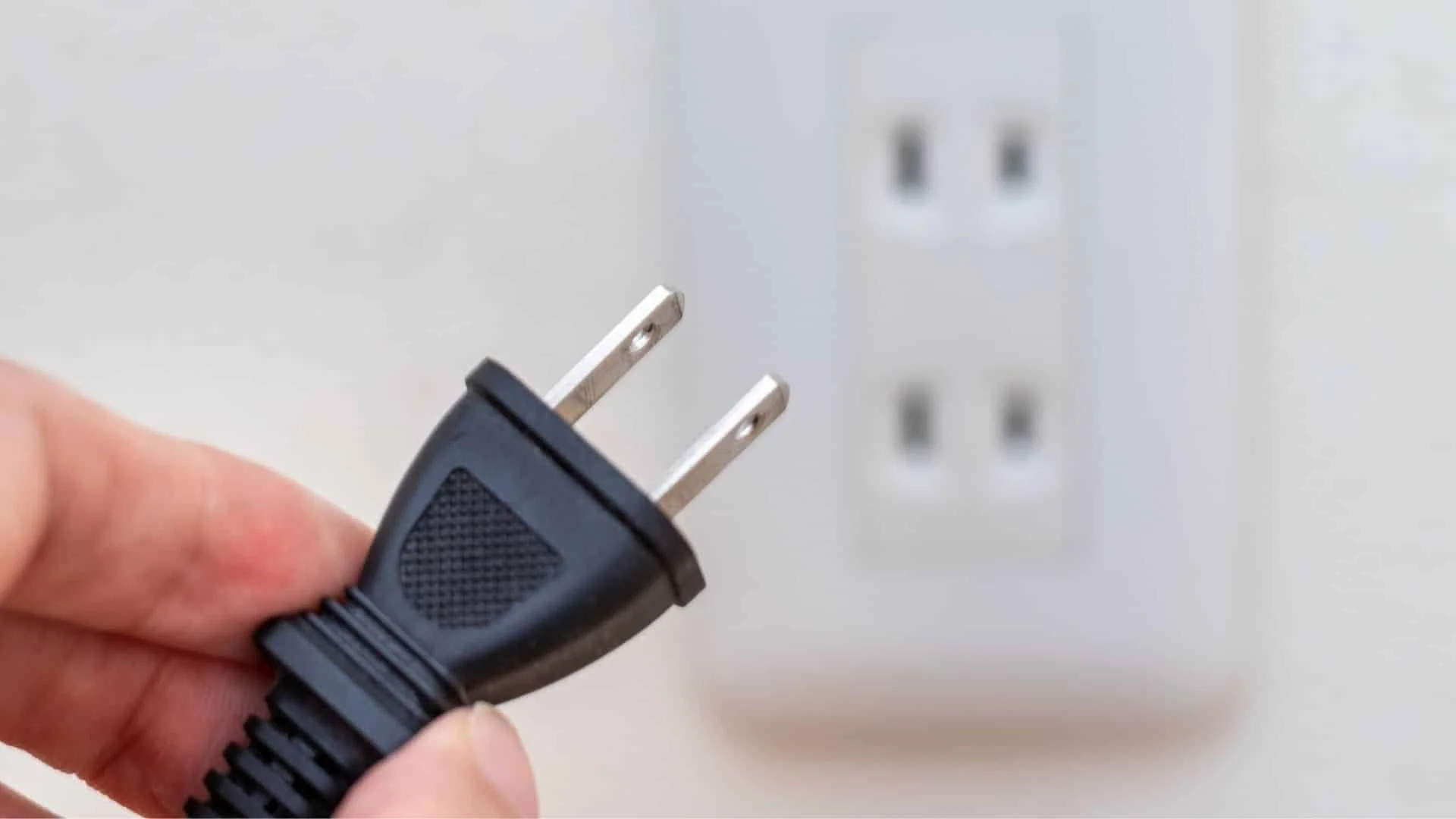 Energy Efficient Upgrades, Plug-In Solar, and 4 Other Ways Clean Energy Has Cut Energy Bills