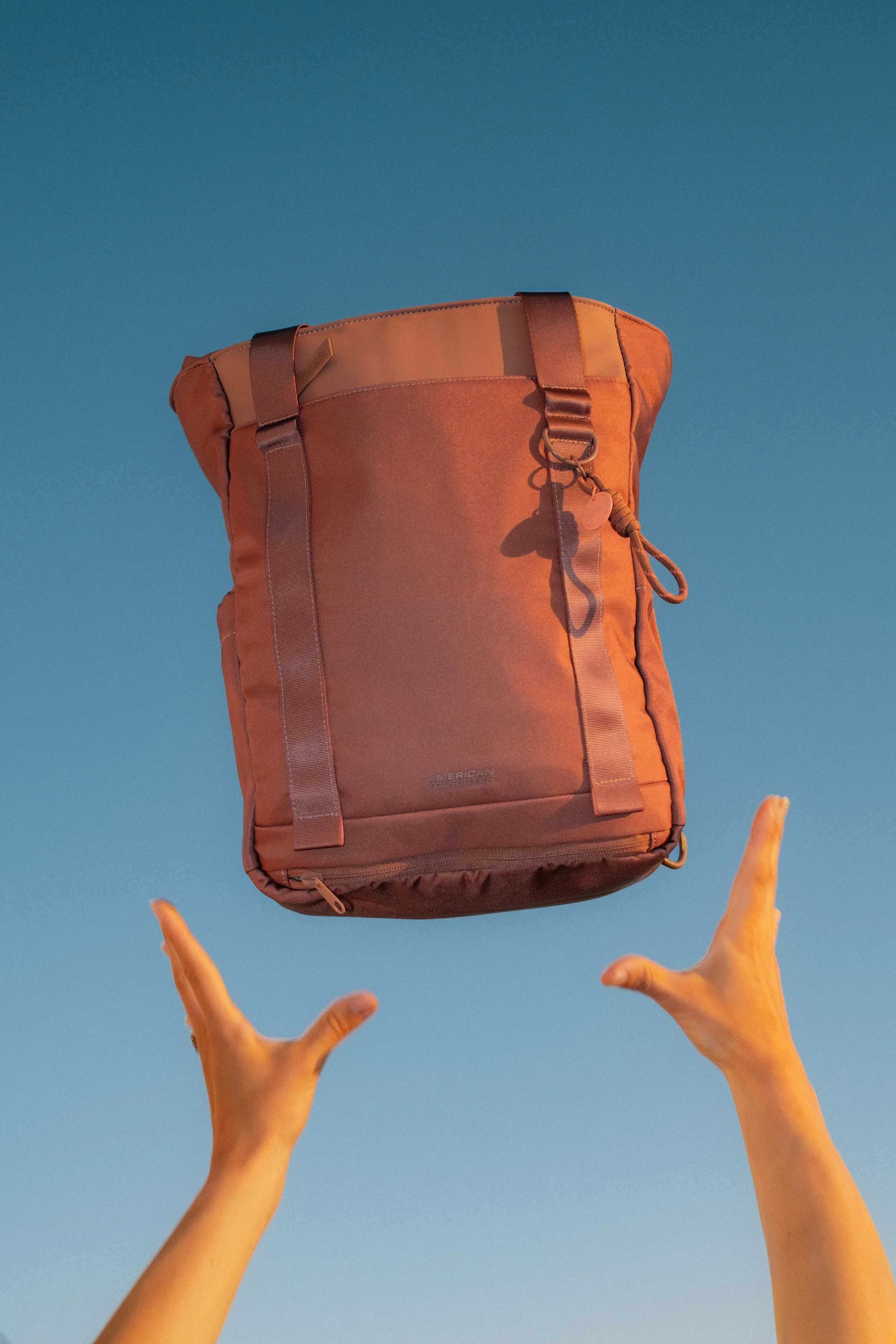 American Tourister X AVS-7.jpg