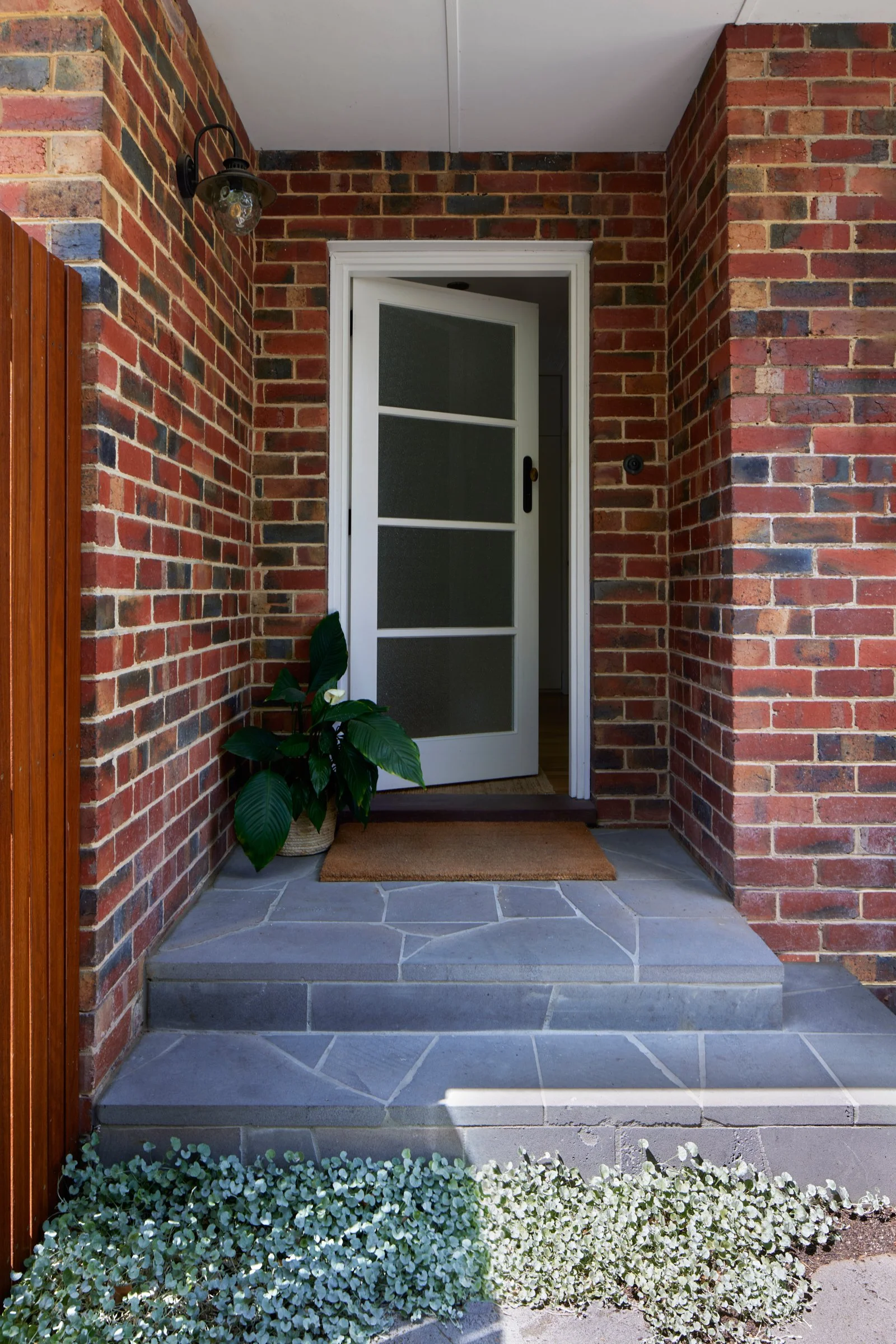 Post-war gem renovation, Sandringham Victoria