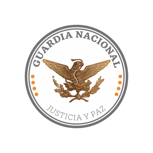 Logotipo con un águila en el centro, rodeada por un círculo que dice "Guardia Nacional" en la parte superior y "Justicia y Paz" en la parte inferior.