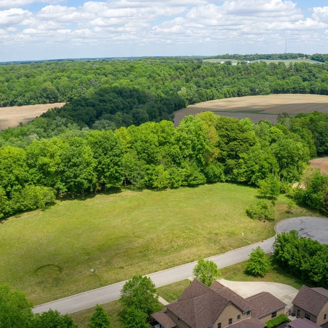 ✨ **Build Your Dream Home From the Ground Up** ✨
Imagine waking up every morning to breathtaking bluff views, surrounded by 2.65 acres of privacy, with no city taxes and all the peace of country living&mdash;just minutes from town.

🏡 **3 Estate Lot