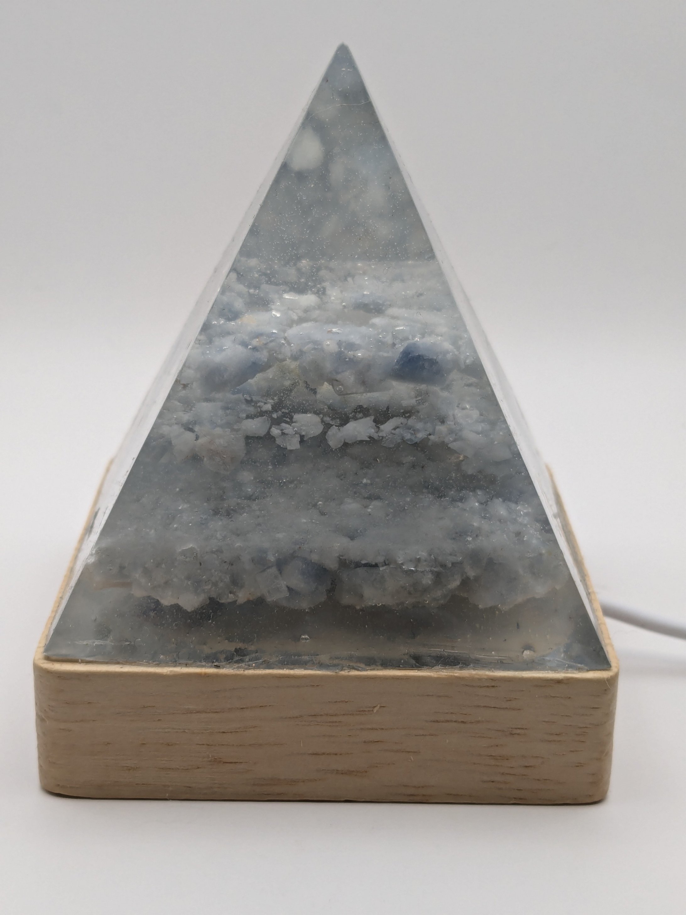 blue_pyramid_off.jpg